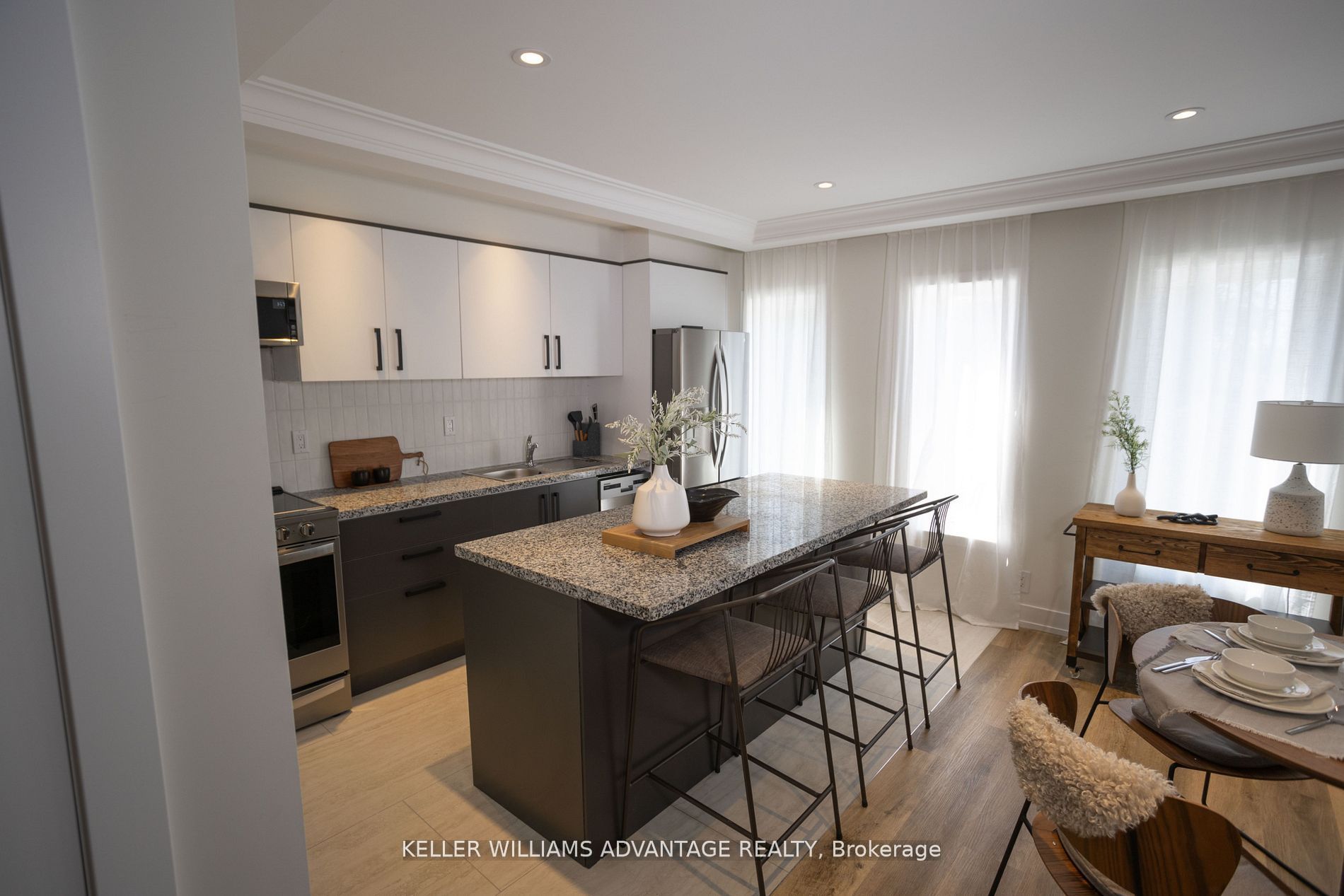 12 Batavia Avenue Unit 3, Toronto, ON M6N 4A2 photo 3
