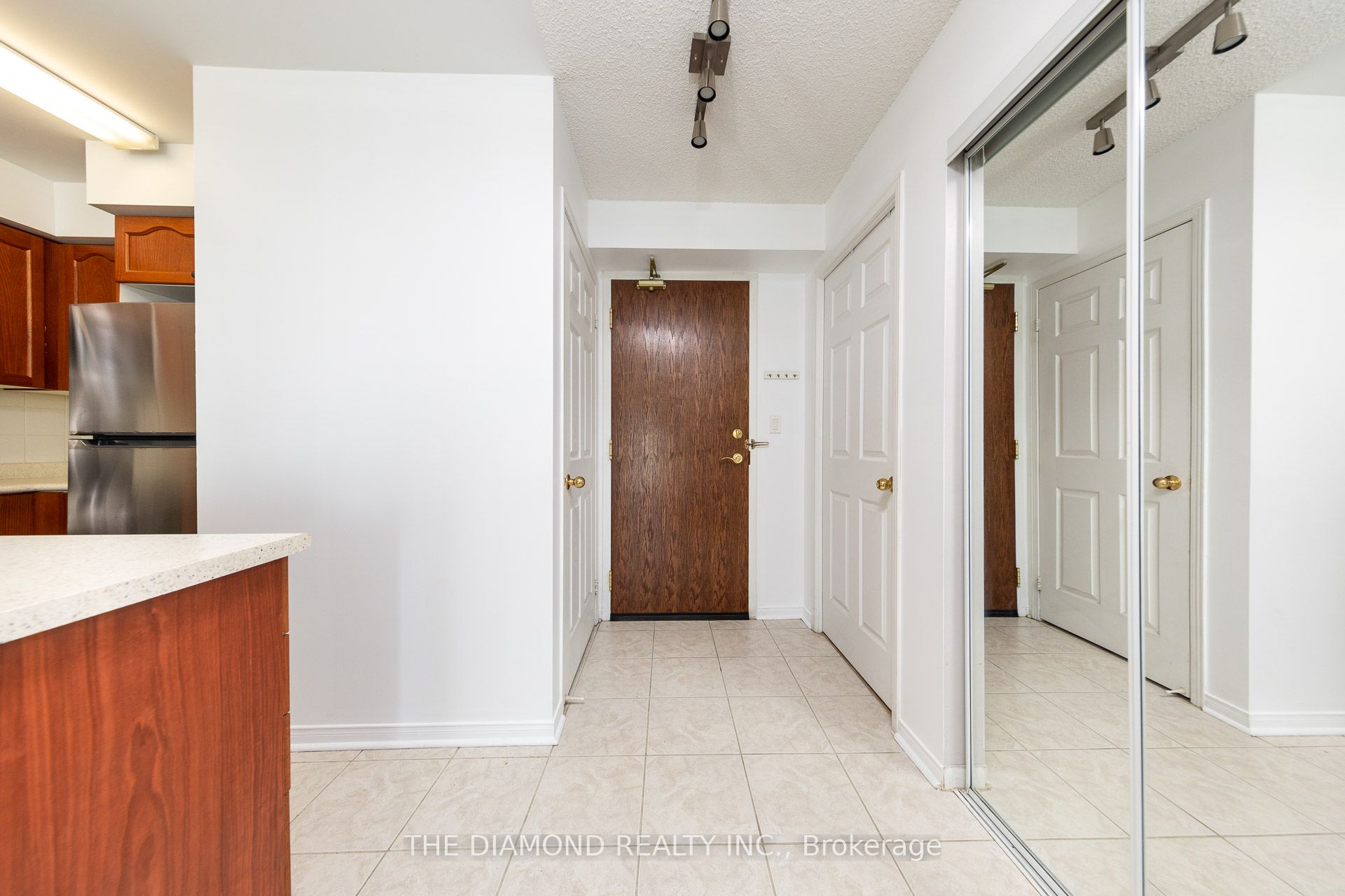 7 Michael Power Place 1508, Toronto, ON M9A 0A4 photo 5