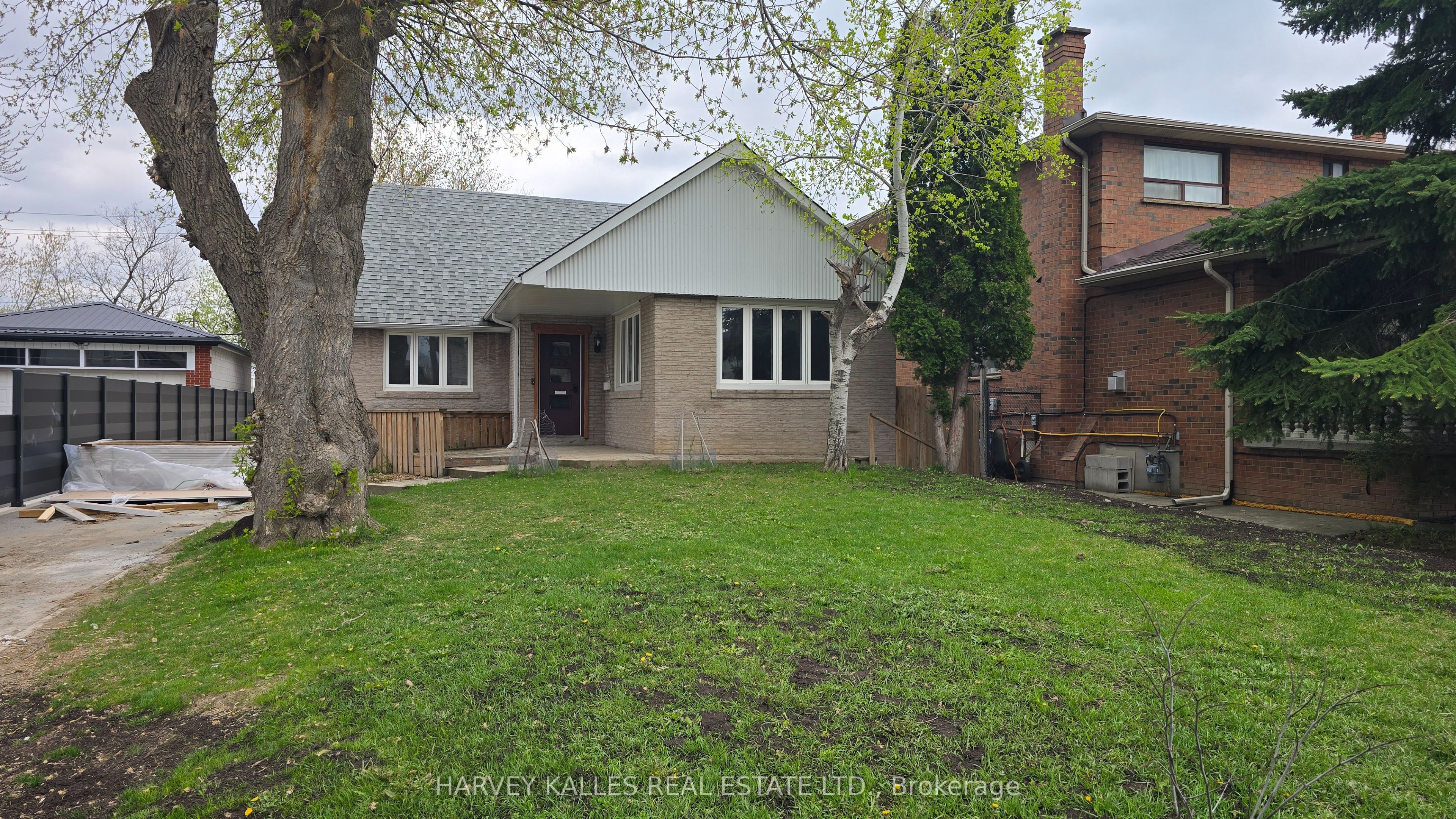 279 Cornelius Parkway Upper, Toronto, ON M3K 1T6