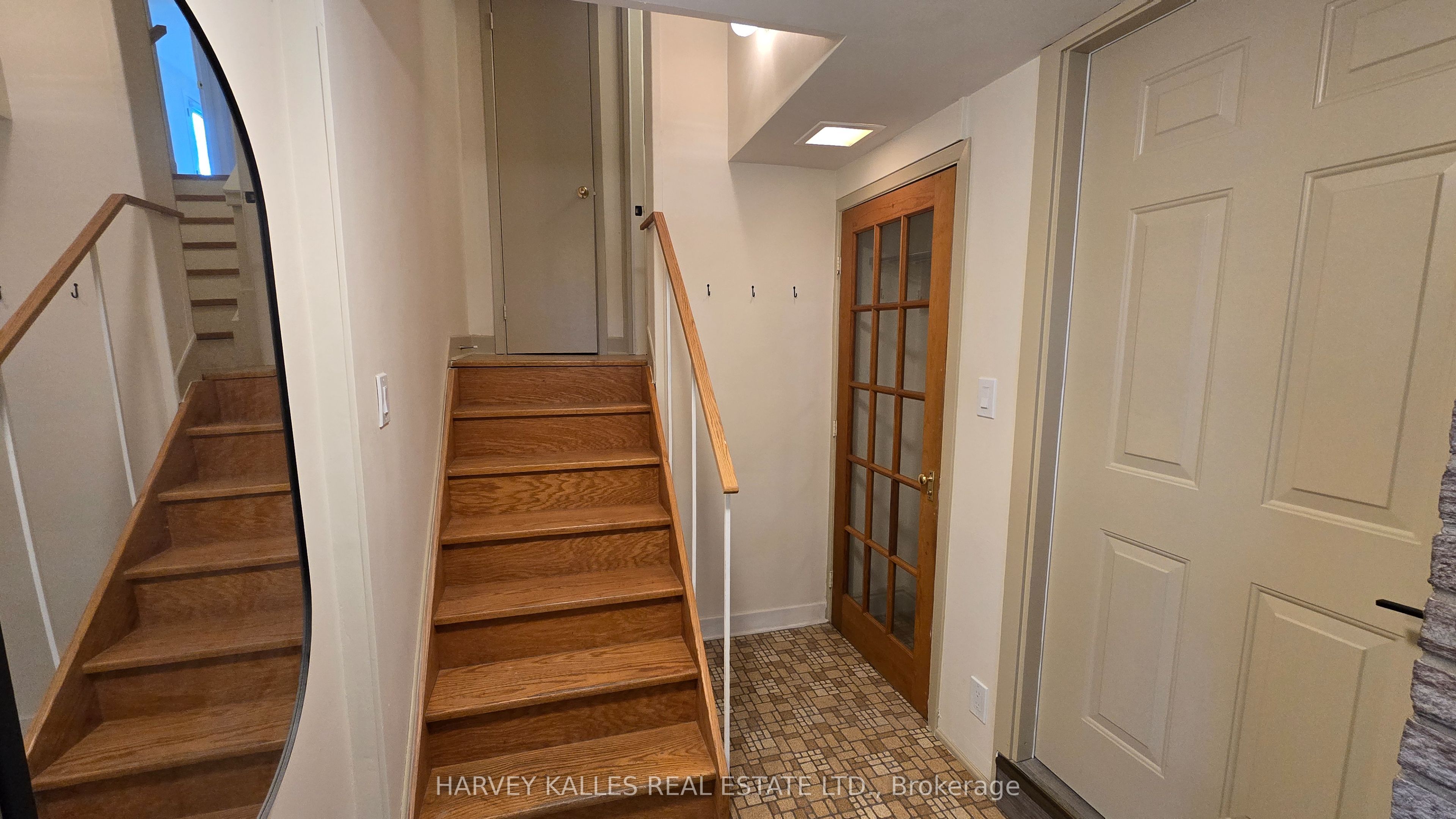 279 Cornelius Parkway Upper, Toronto, ON M3K 1T6 photo 4
