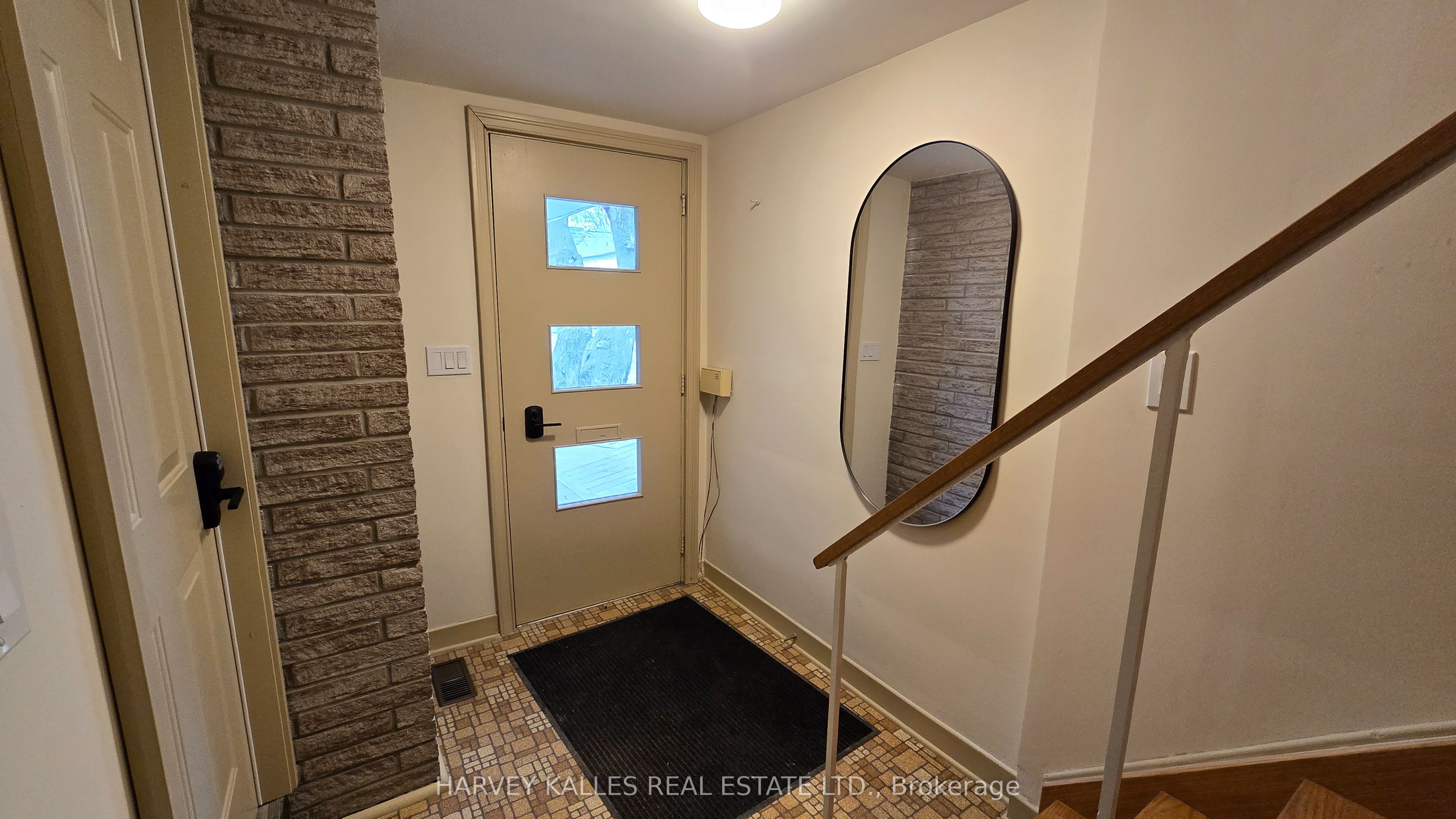 279 Cornelius Parkway Upper, Toronto, ON M3K 1T6 photo 5