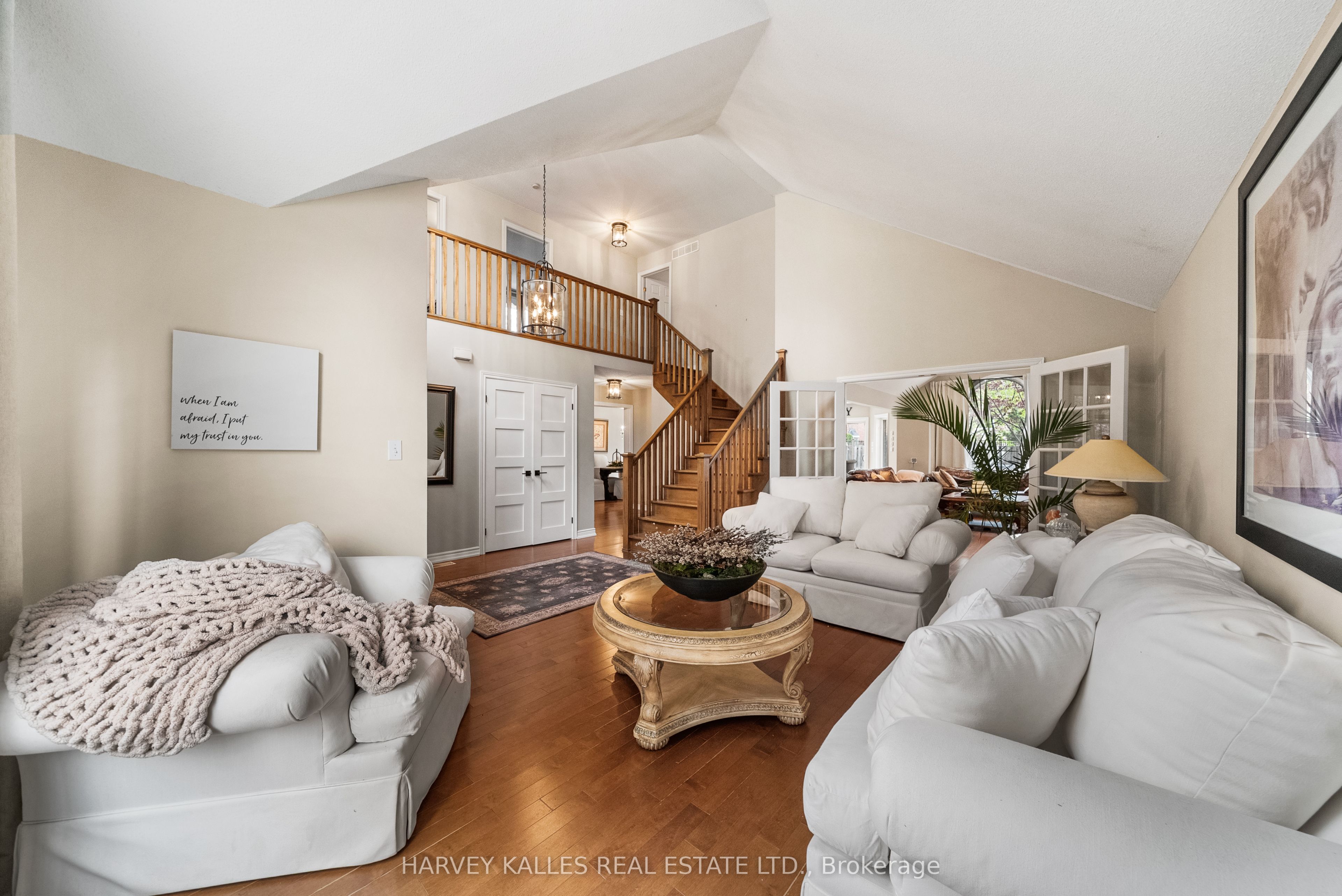 2139 Bushtrail Court, Burlington, ON L7M 4B2