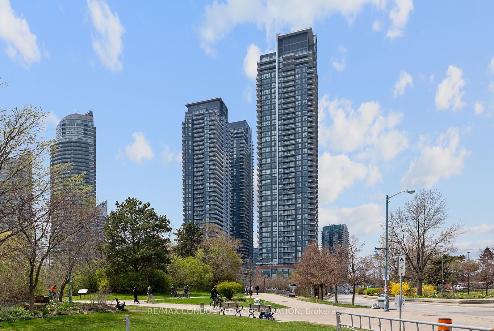 2212 Lakeshore Boulevard W 3206, Toronto, ON M8V 0C2 photo 4