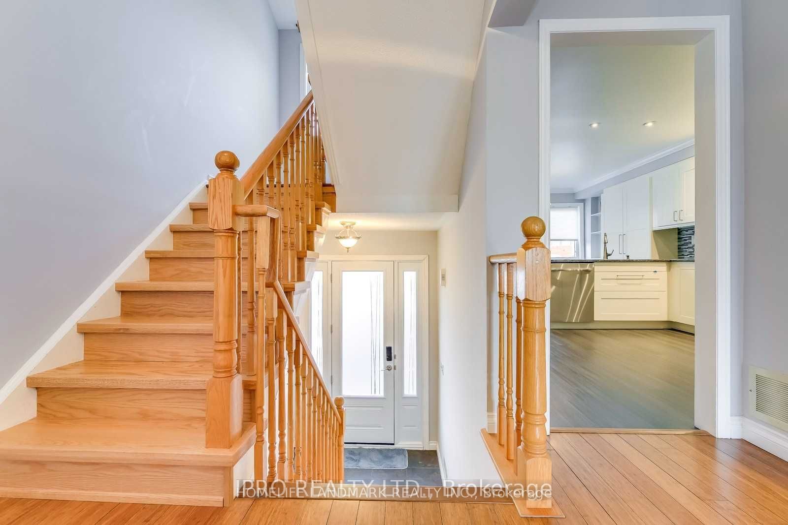 1109 Lindsay Drive, Oakville, ON L6M 3B4 photo 4