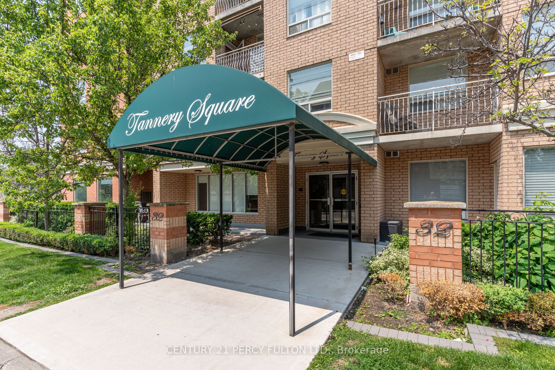 32 Tannery Street 602, Mississauga, ON L5M 6T6 photo 4