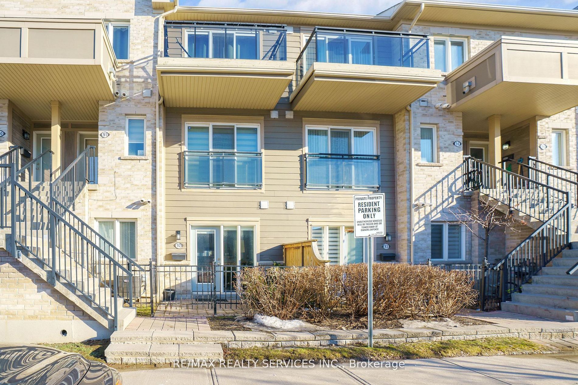 60 Fairwood Circle 92, Brampton, ON L6R 0Y6 photo 2