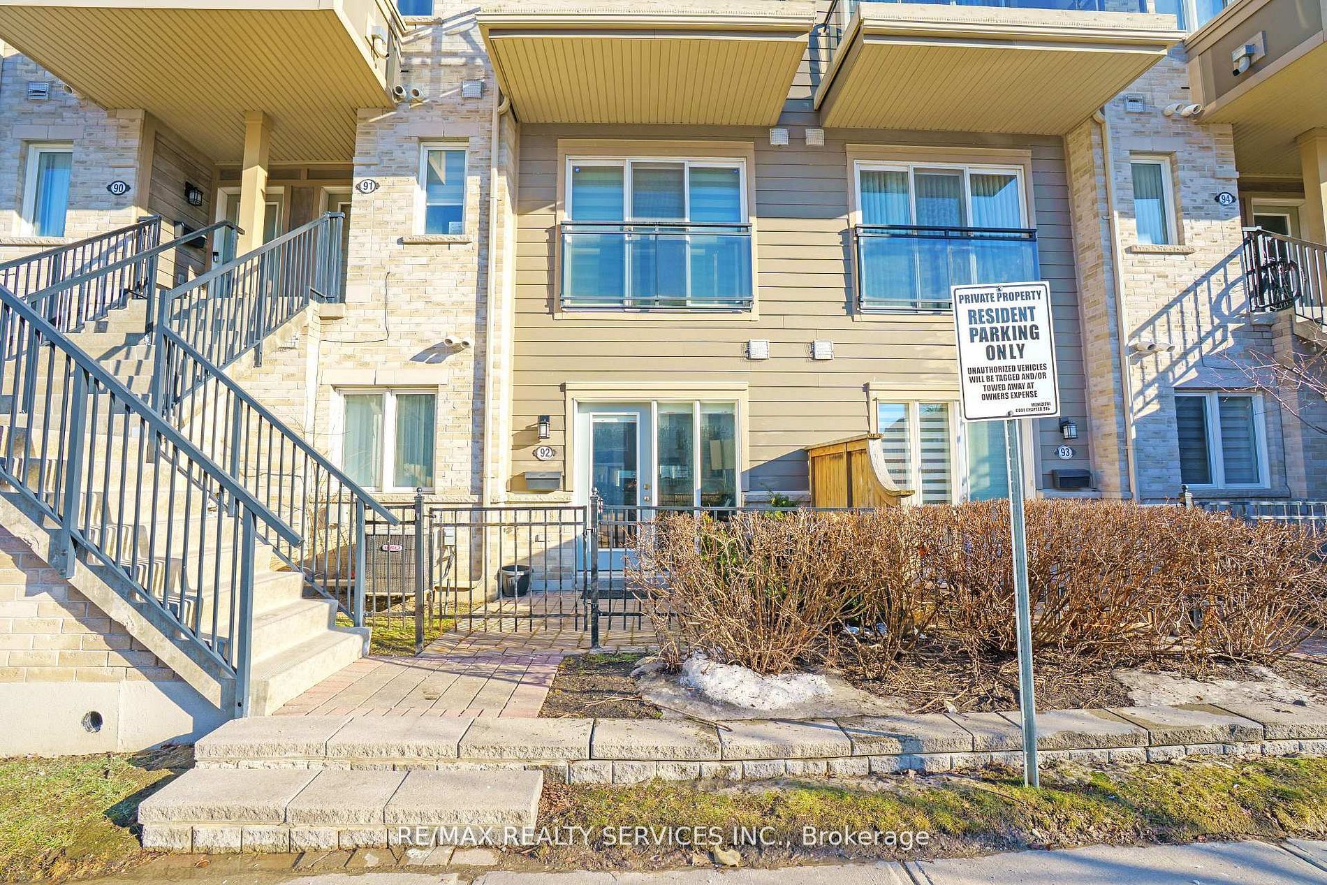 60 Fairwood Circle 92, Brampton, ON L6R 0Y6 photo 4