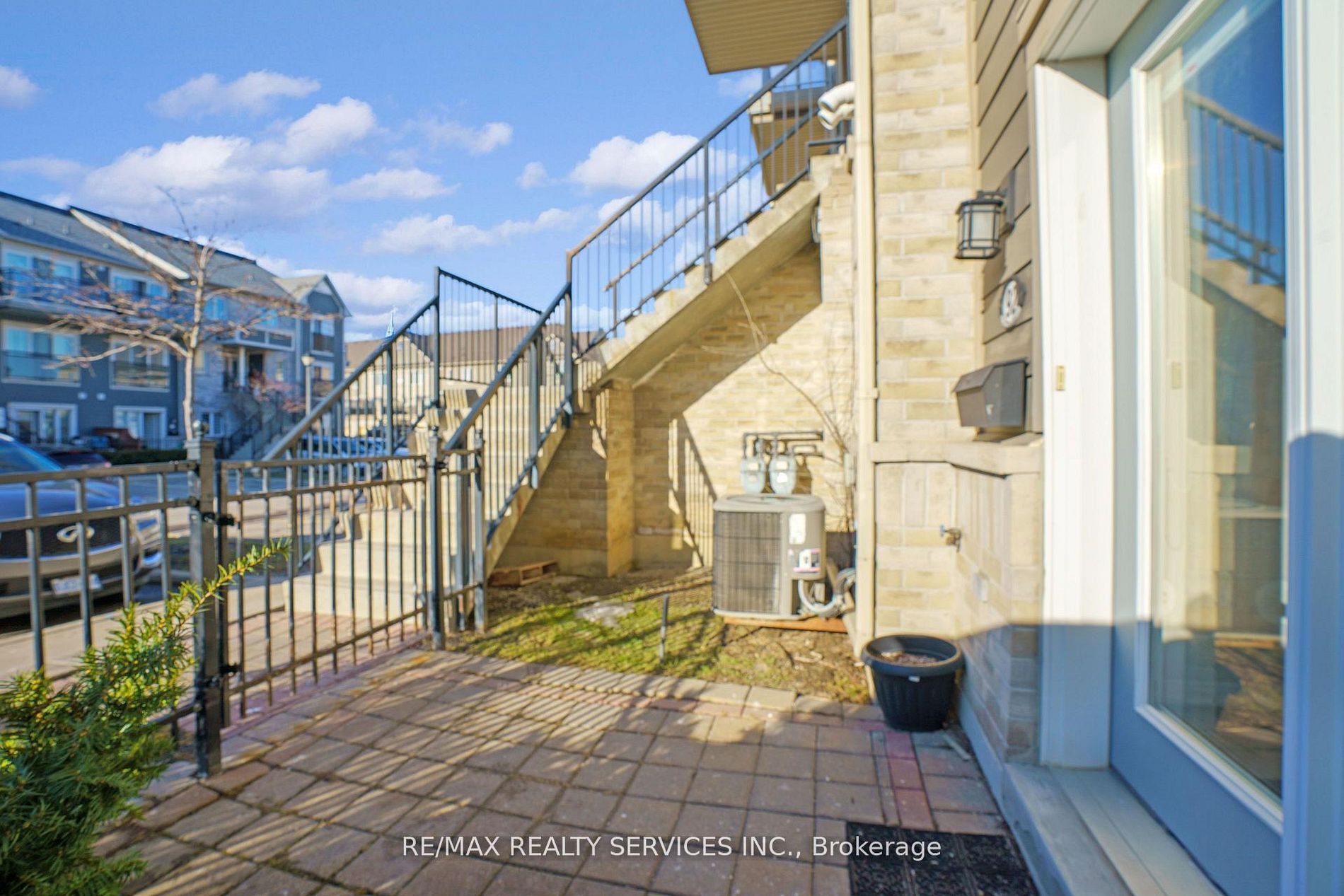 60 Fairwood Circle 92, Brampton, ON L6R 0Y6 photo 5