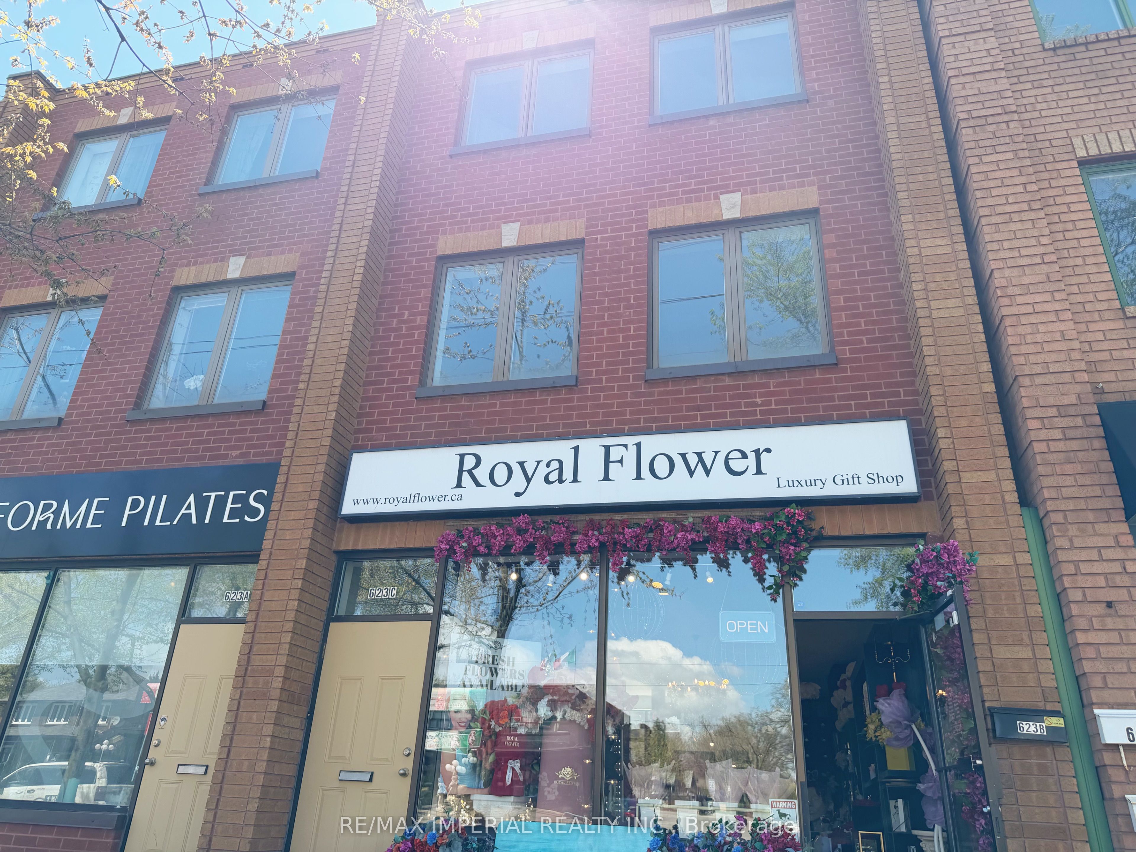 623-623A The Queensway, Toronto, ON M8Y 1K4 photo 2