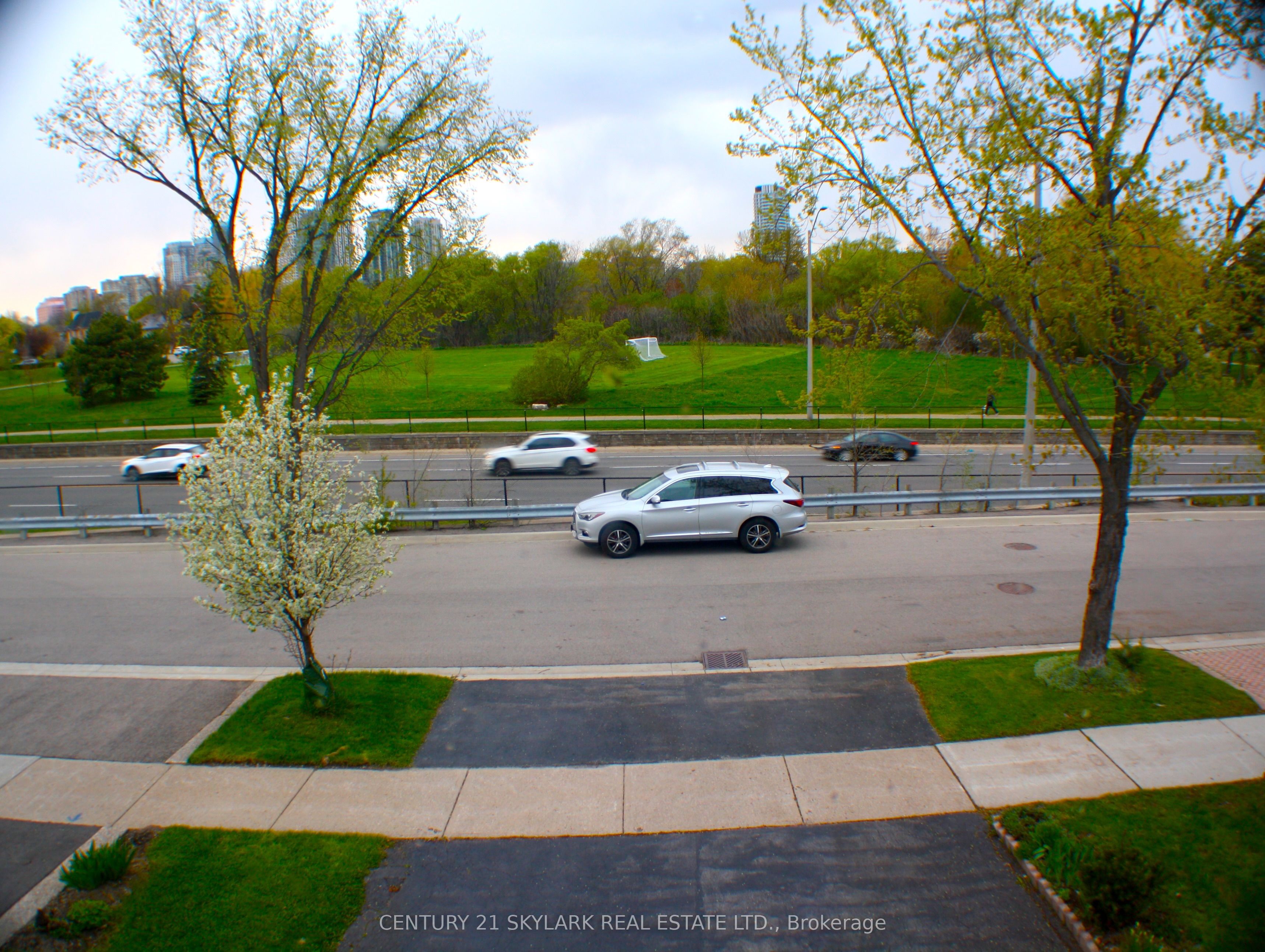 173 Lech Walesa Drive, Mississauga, ON L5B 3H1 photo 3