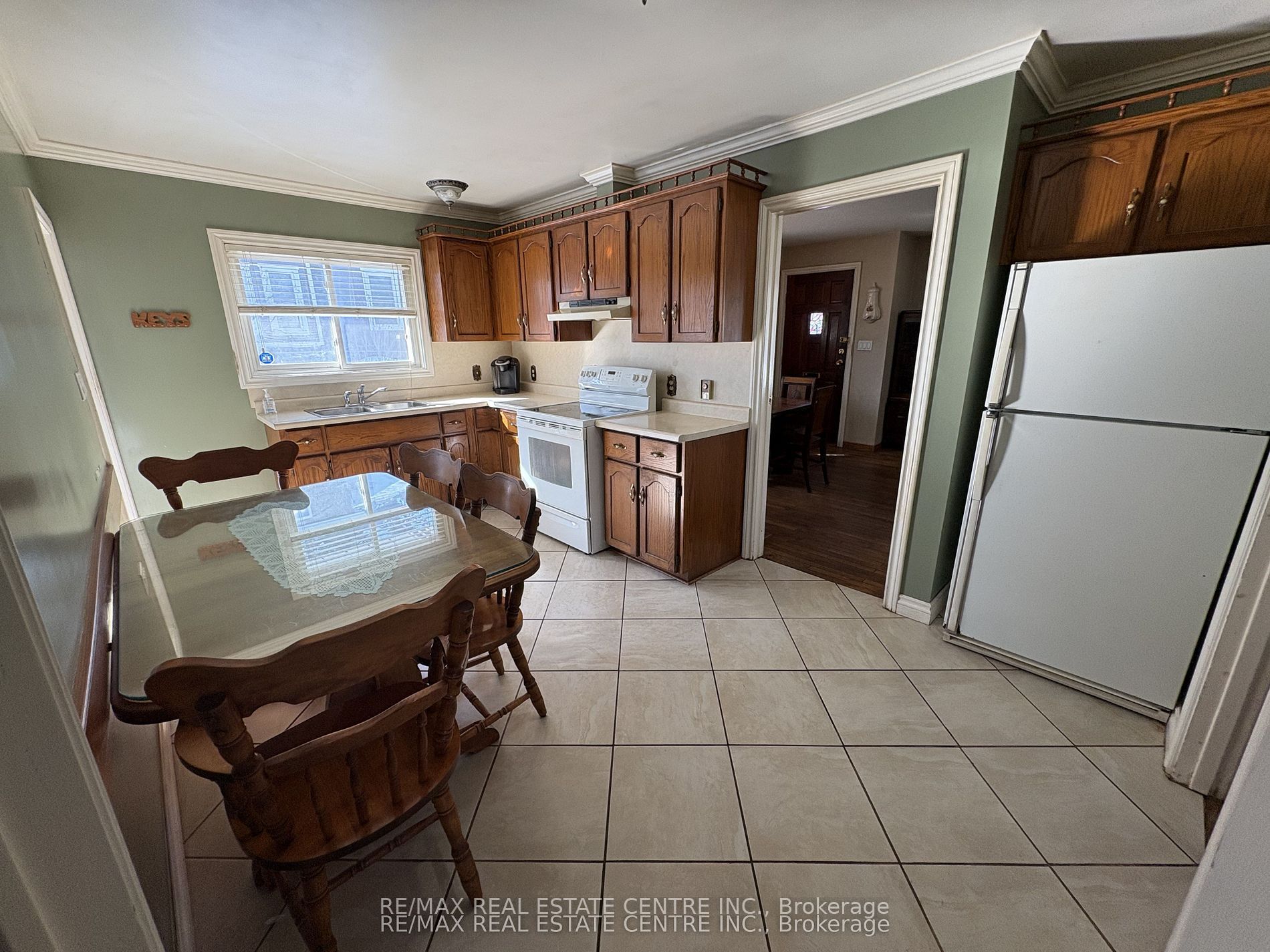 260 Sydney Street, Milton, ON L9T 1E1 photo 2
