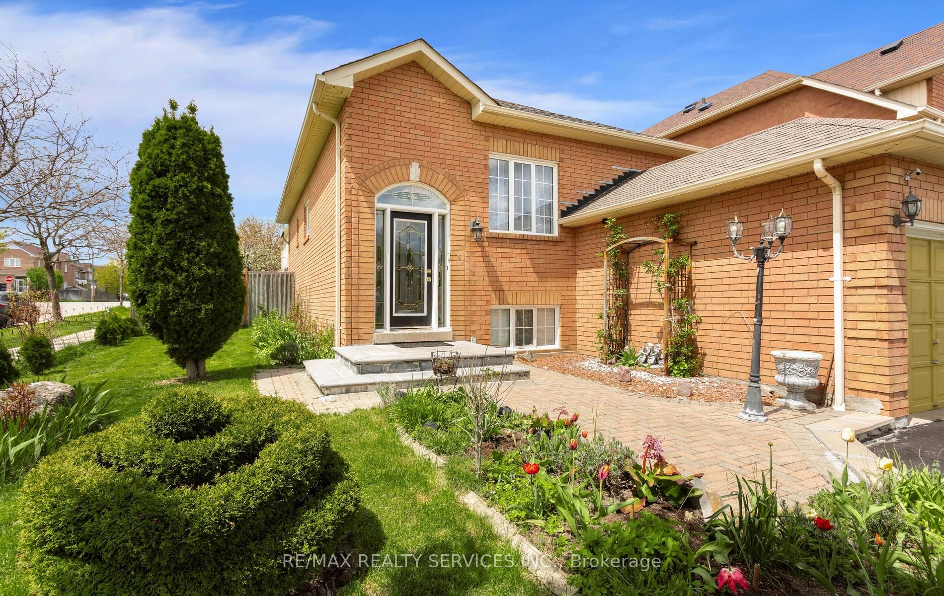 836 Avocado Crescent, Mississauga, ON L5W 1K4 photo 5