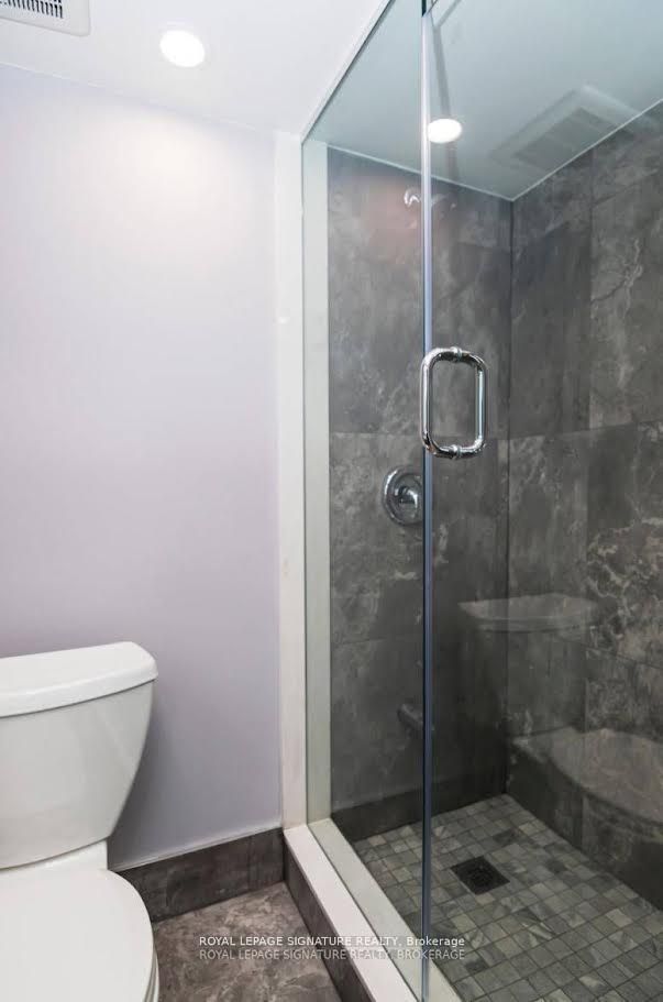 827 Stainton Drive, Mississauga, ON L5C 1G2 photo 4