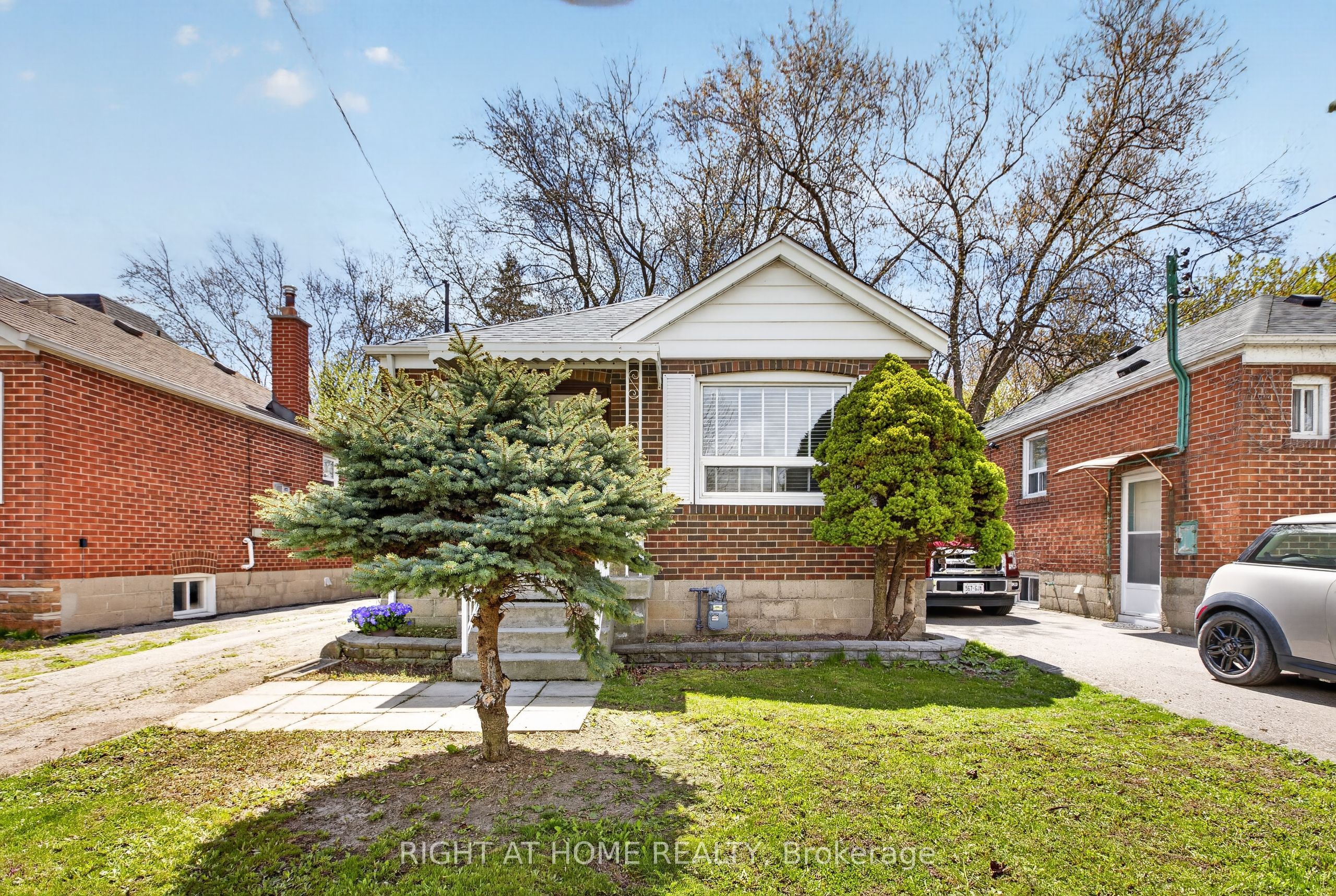 77 Elma Street, Toronto, ON M8V 1X9 photo 3