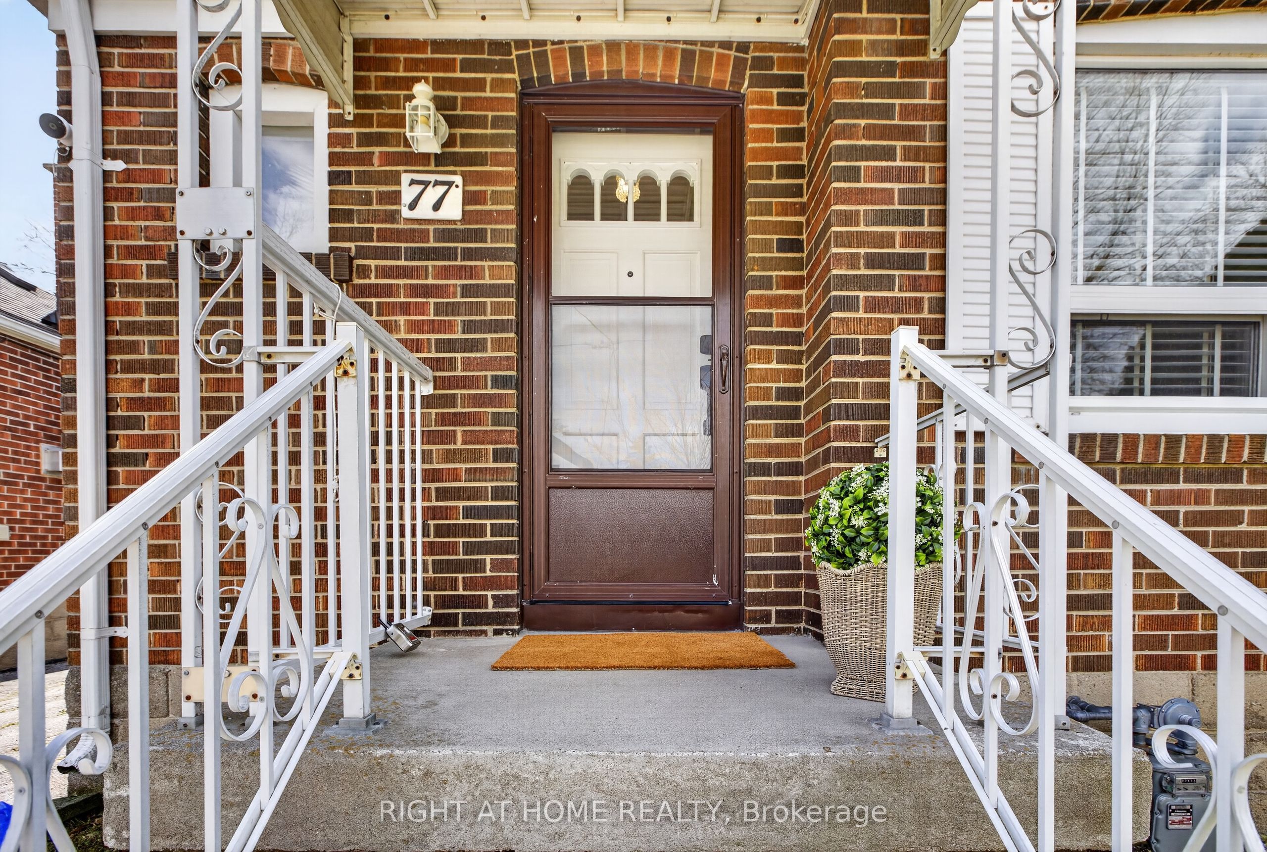 77 Elma Street, Toronto, ON M8V 1X9 photo 4