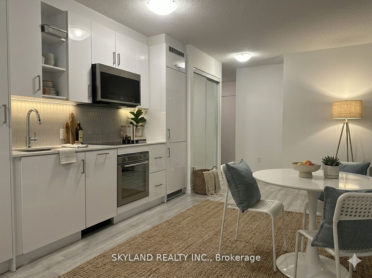 251 Manitoba Street 205, Toronto, ON M8Y 0C7