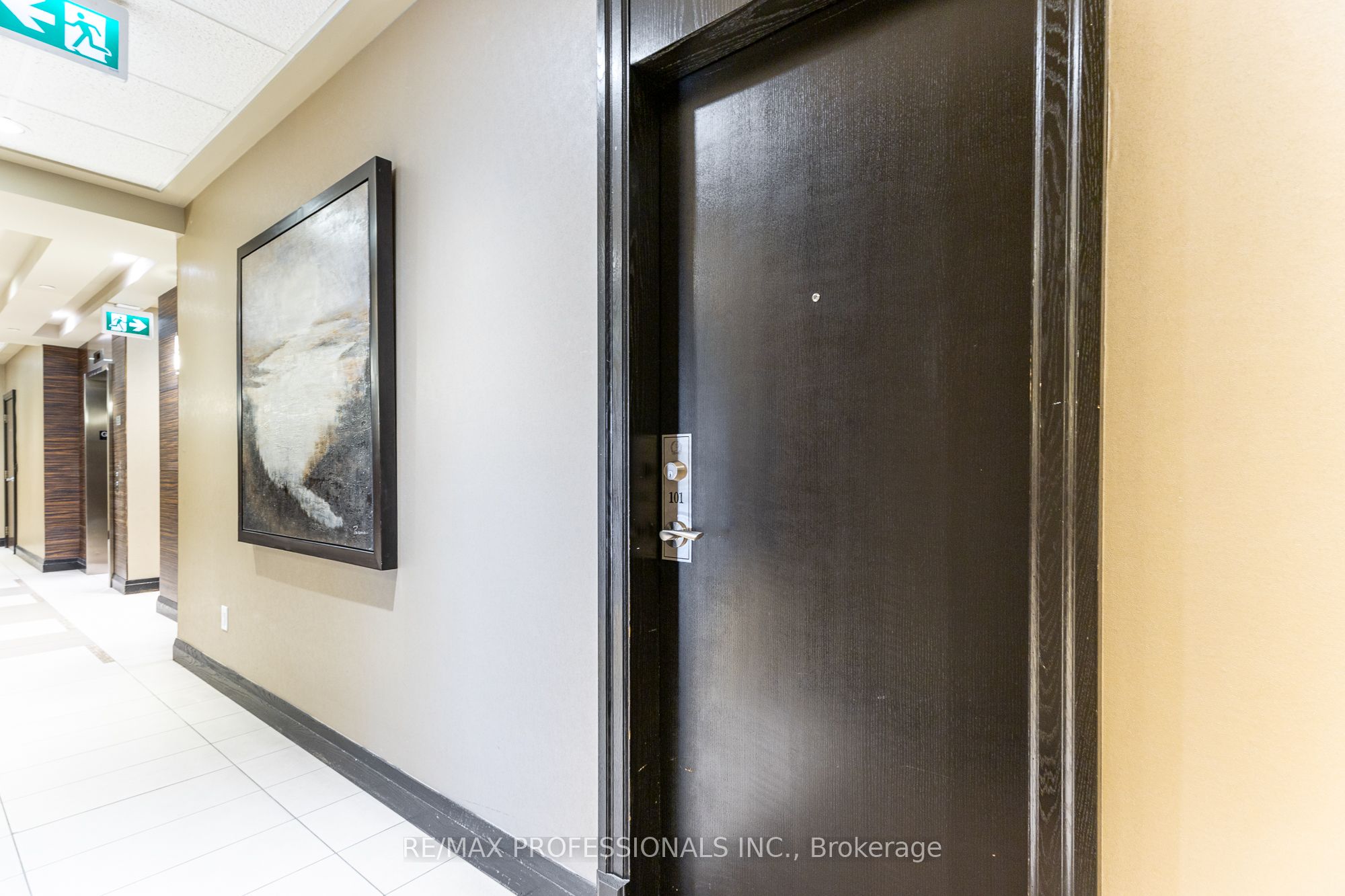 1 Michael Power Place 101, Toronto, ON M9A 0A1 photo 5