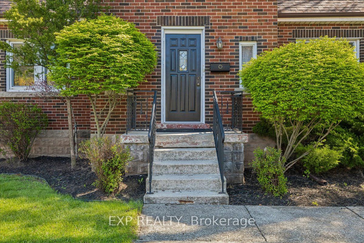 1025 KING Road, Burlington, ON L7T 3L5 photo 4