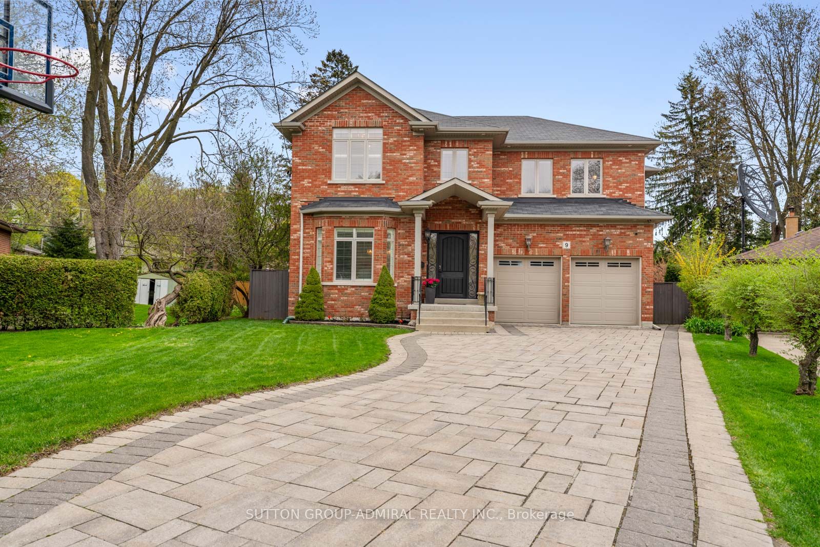 9 Cheshire Drive, Toronto, ON M9B 2N7