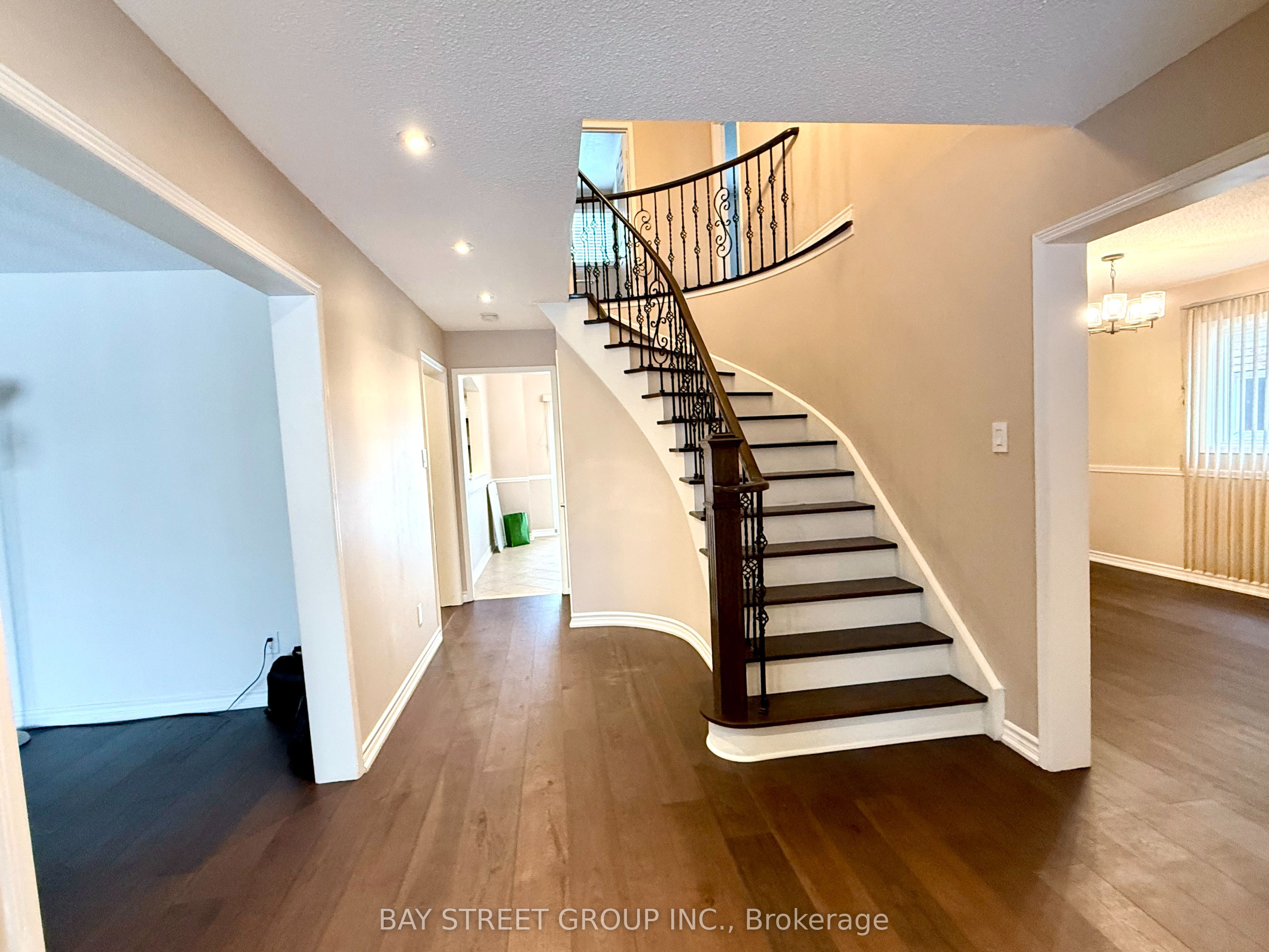 4497 Longmoor Road Room 2, Mississauga, ON L5M 4H6 photo 3