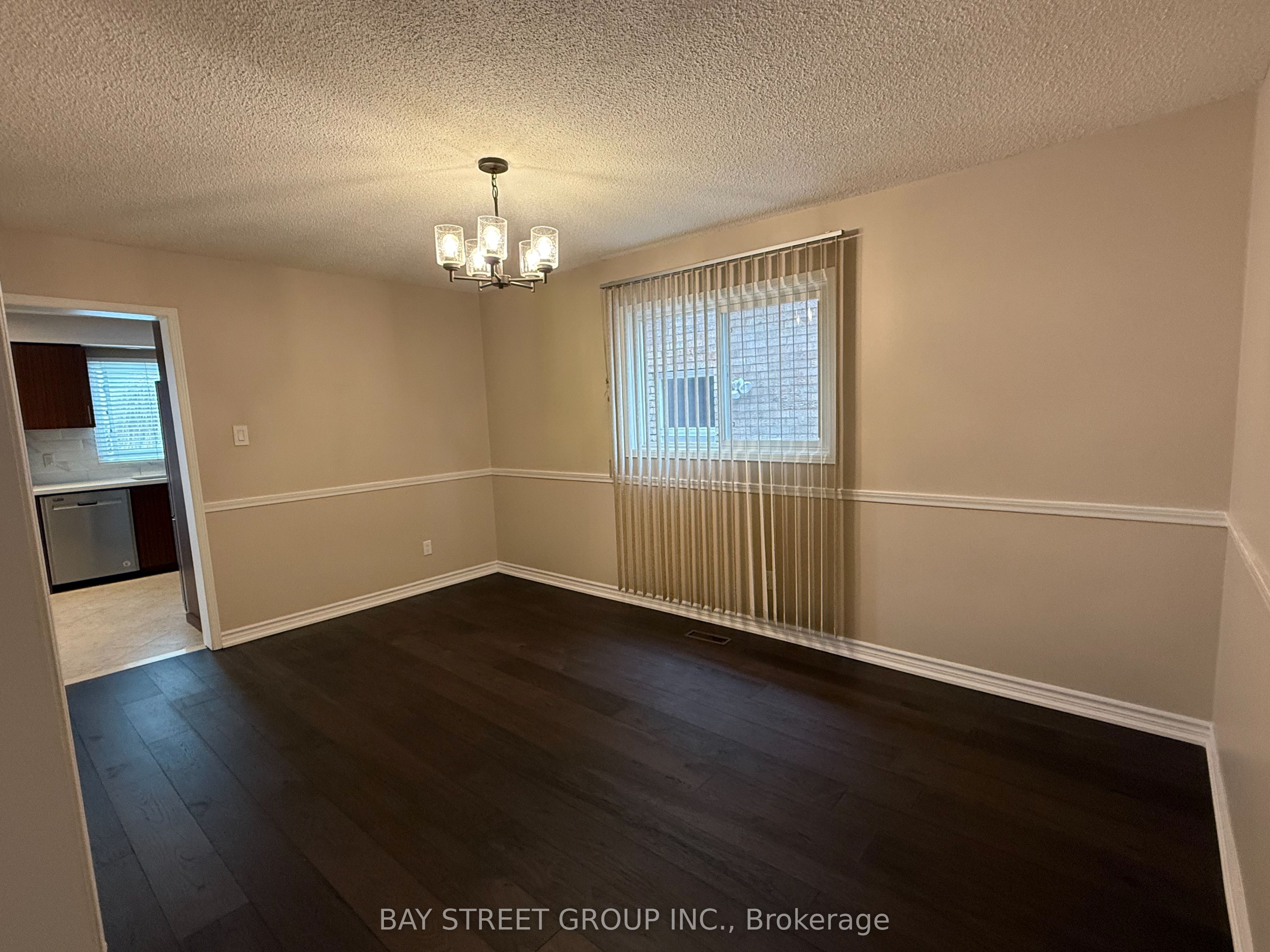 4497 Longmoor Road Room 3, Mississauga, ON L5M 4H6
