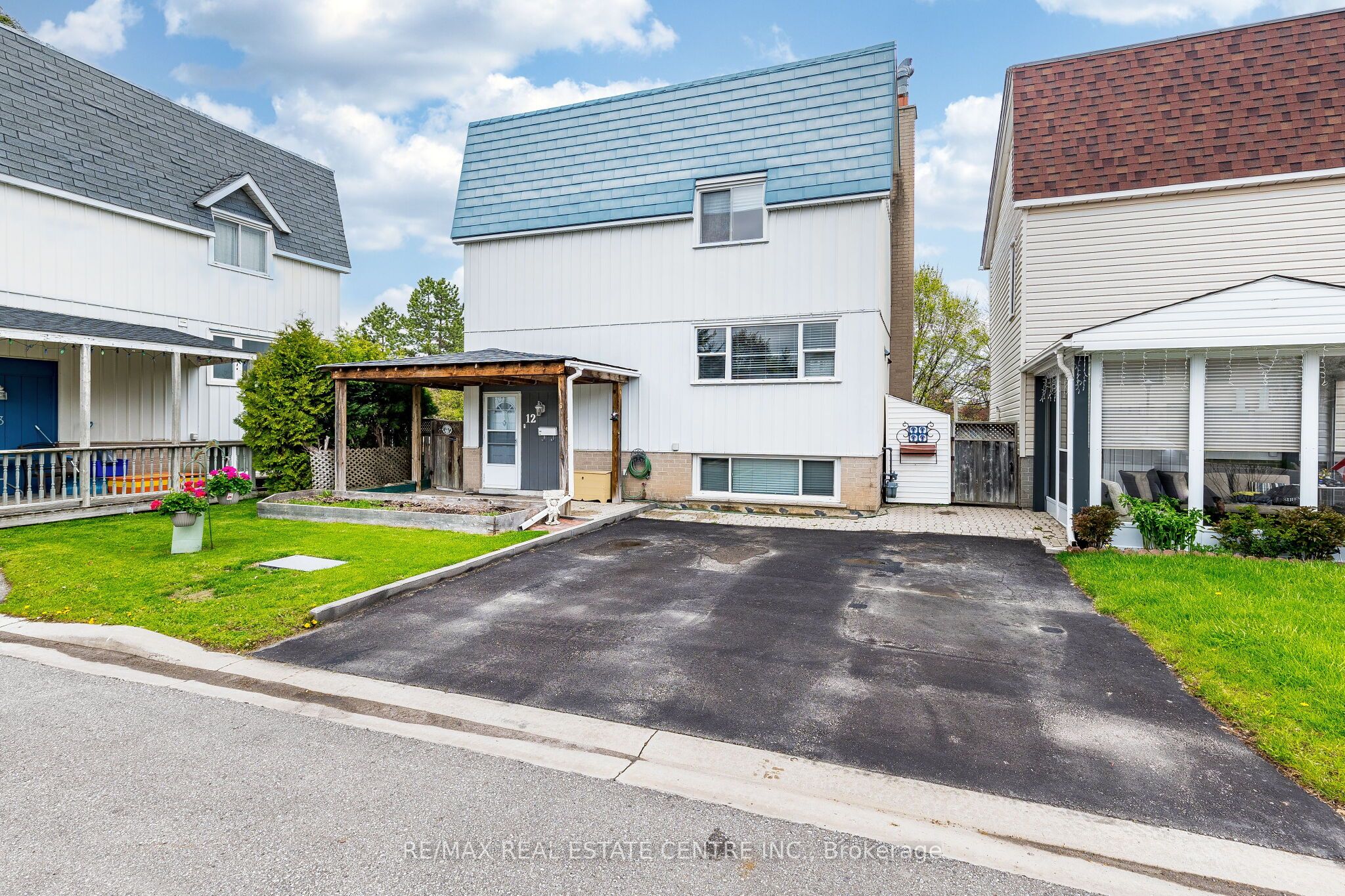 12 Homer Square, Brampton, ON L6S 1X9