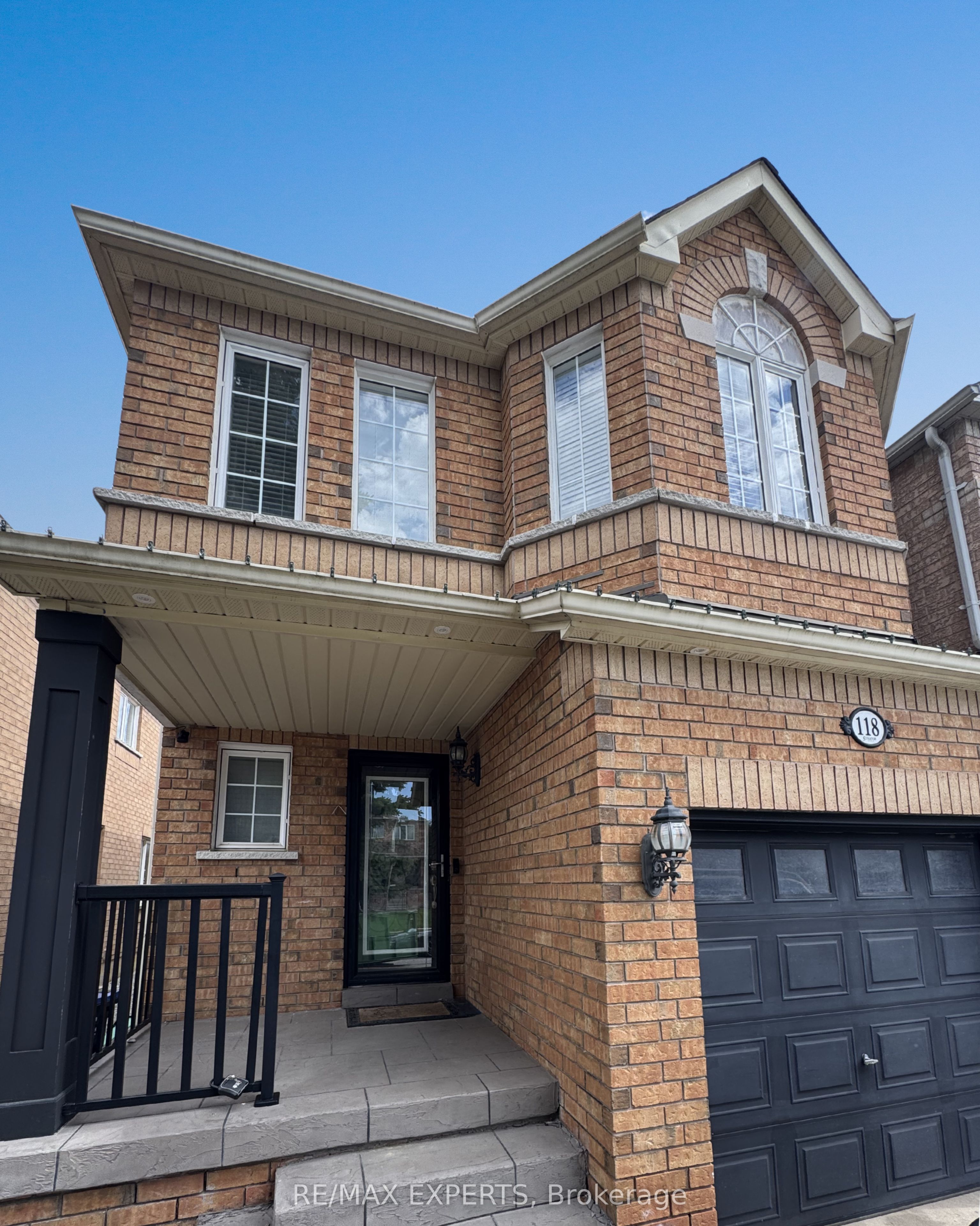 118 Senator Way, Caledon, ON L7E 2T2 photo 2