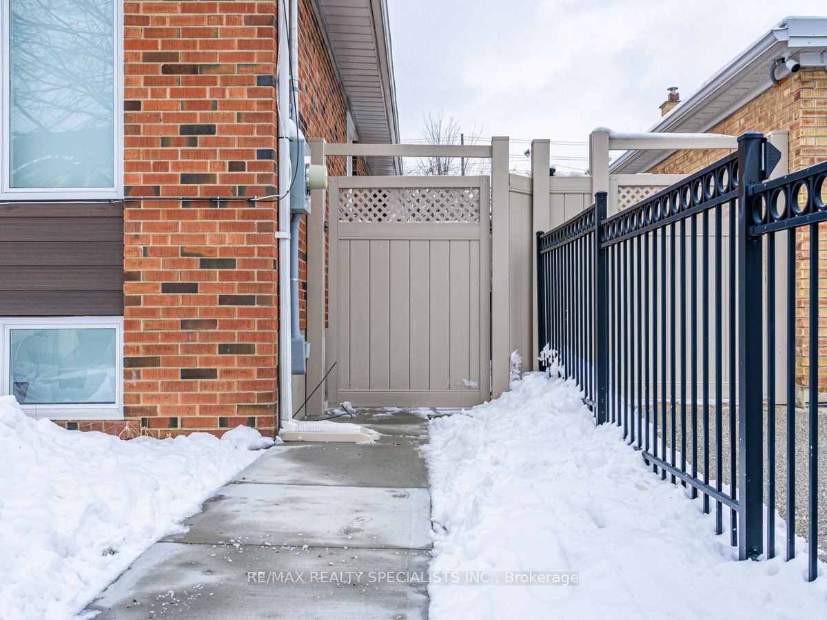12 Deeth Drive Basement, Toronto, ON M9P 2J7 photo 2