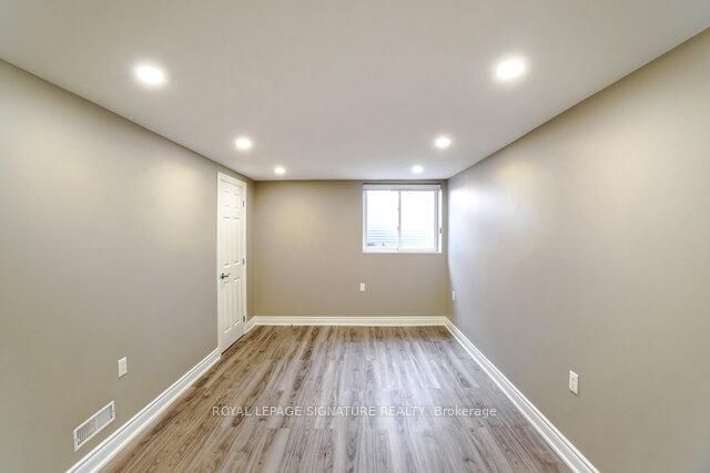 7102 Salme Drive, Mississauga, ON L5N 5C7 photo 2