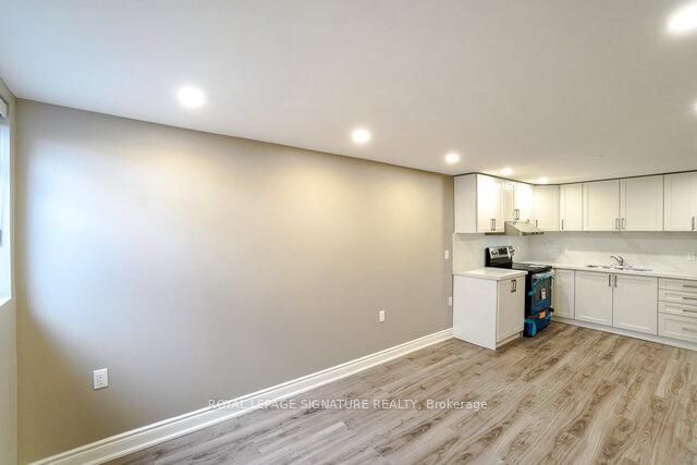 7102 Salme Drive, Mississauga, ON L5N 5C7 photo 3