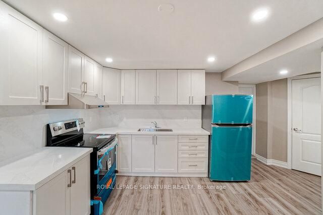 7102 Salme Drive, Mississauga, ON L5N 5C7 photo 5