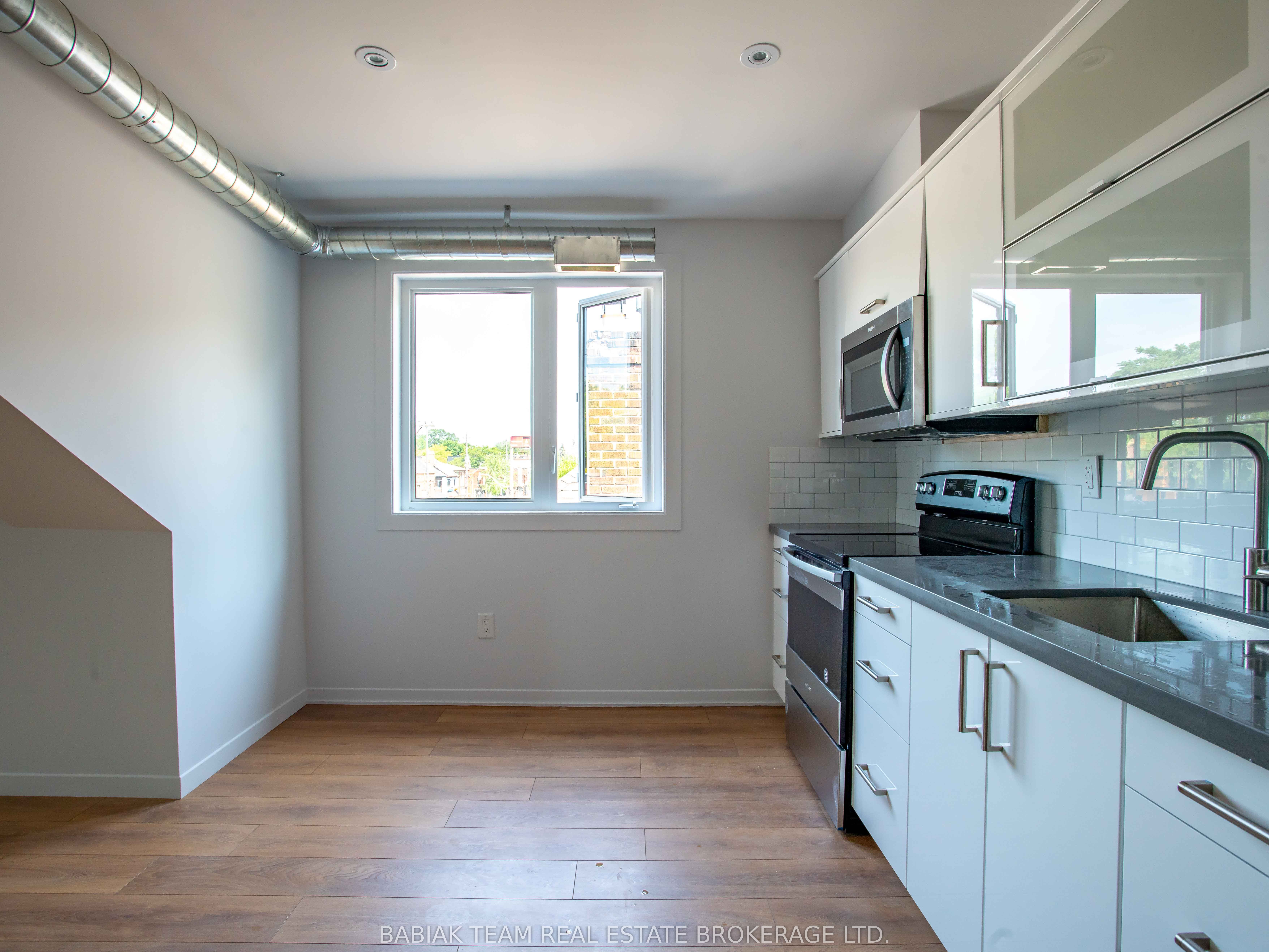 185 Jane Street 3, Toronto, ON M6S 3Y8 photo 2