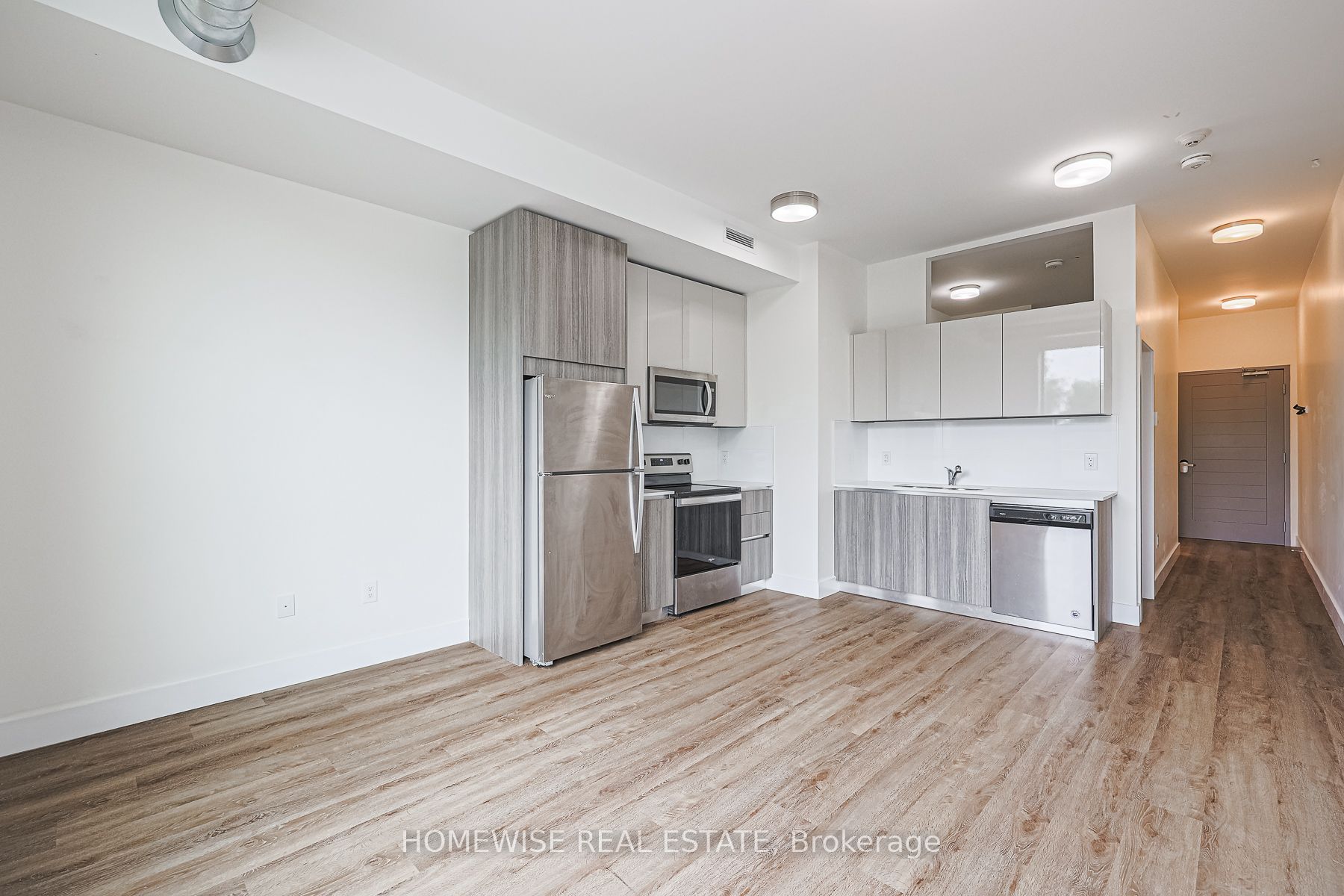3020 Dundas Street W 204, Toronto, ON M6P 1Z3 photo 3