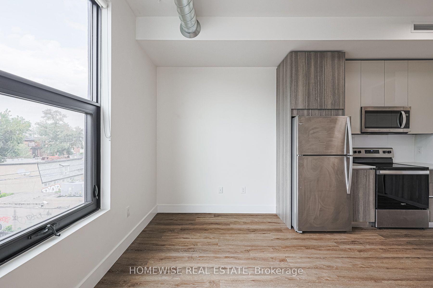 3020 Dundas Street W 204, Toronto, ON M6P 1Z3 photo 5