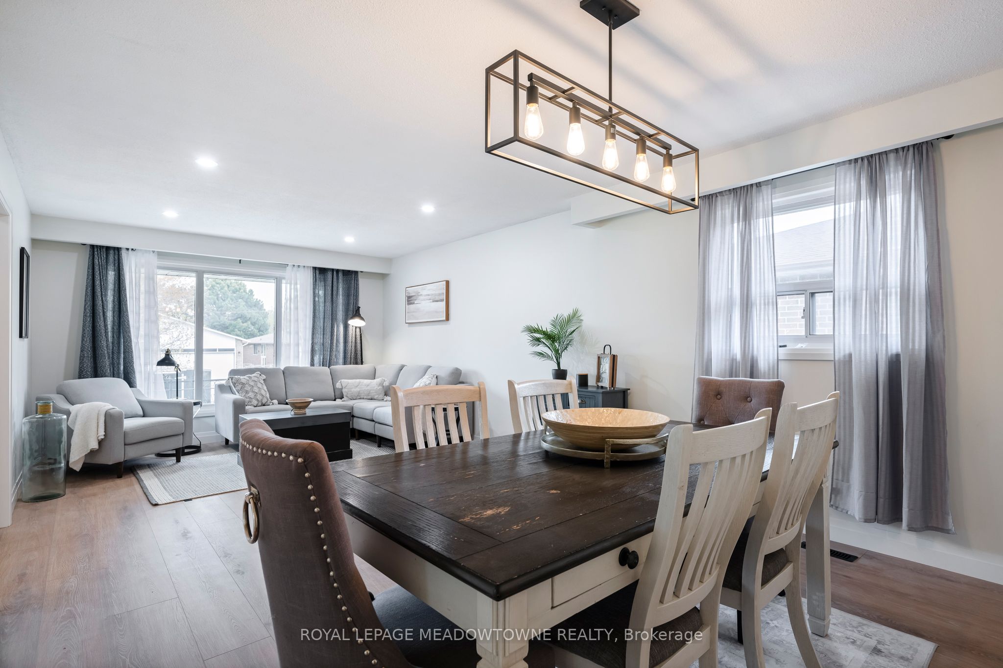 21 Leander Street, Brampton, ON L6S 3M3 photo 2