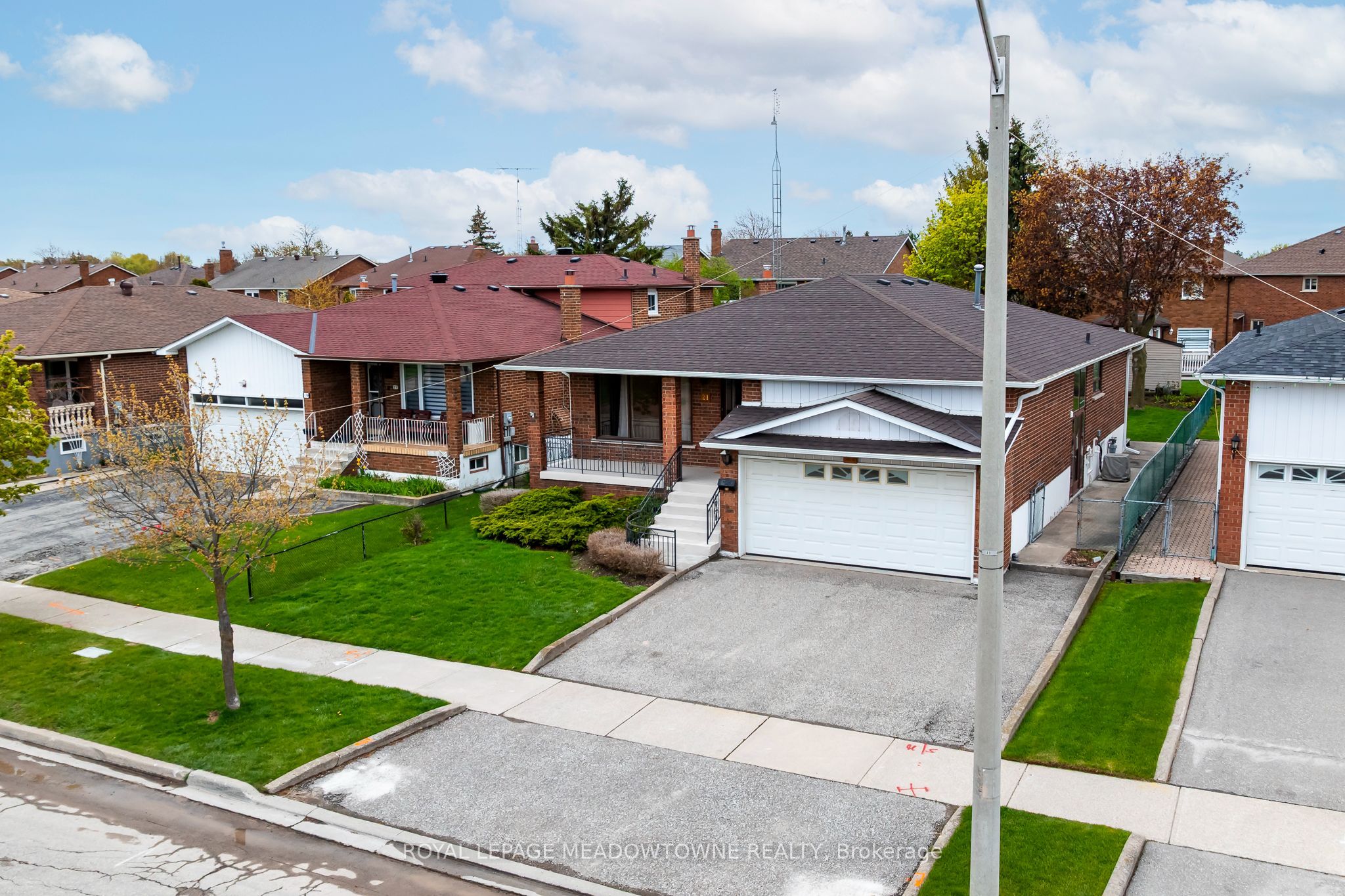 21 Leander Street, Brampton, ON L6S 3M3 photo 4