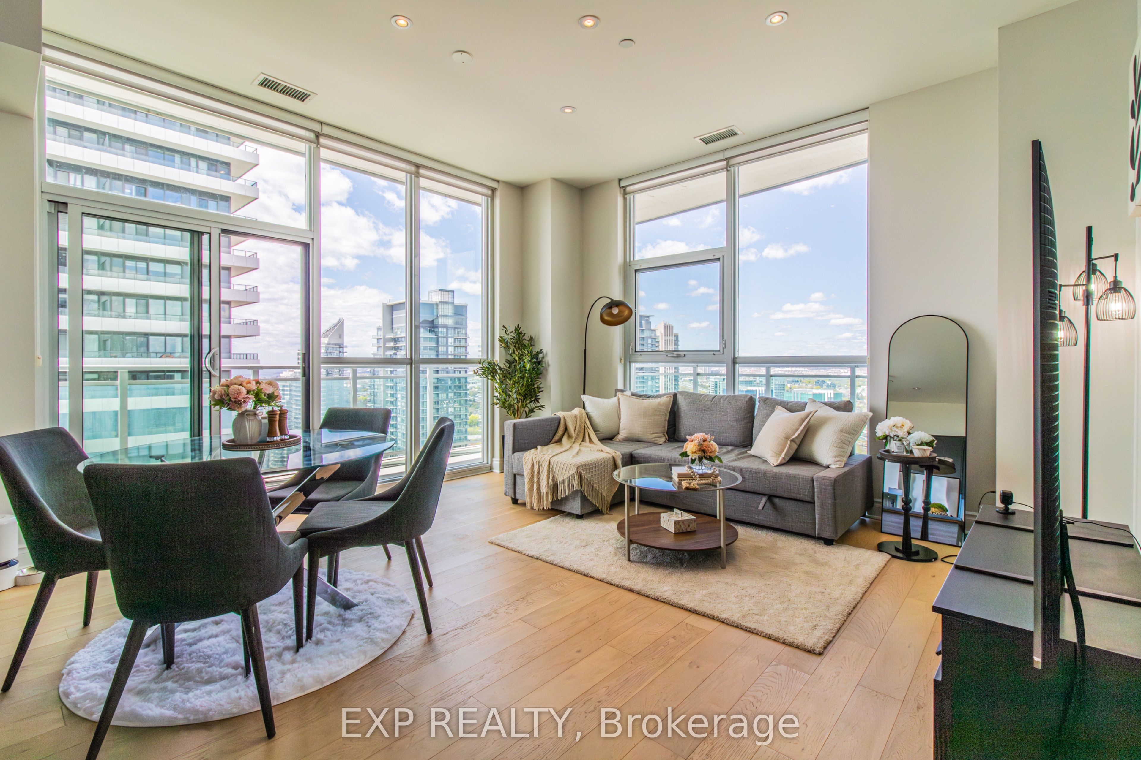 33 Shore Breeze Drive LPH3802, Toronto, ON M8V 0G1 photo 2