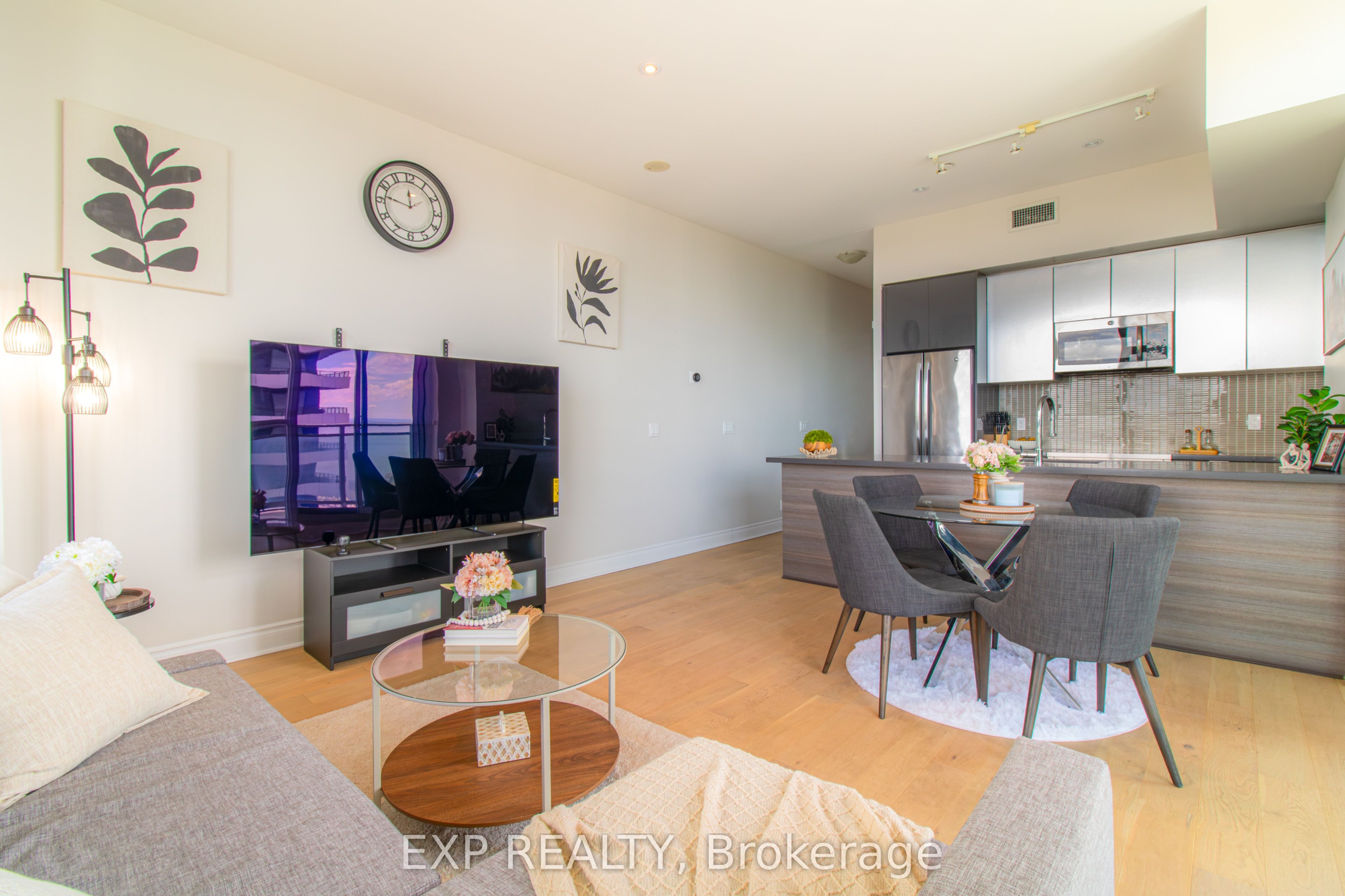 33 Shore Breeze Drive LPH3802, Toronto, ON M8V 0G1 photo 5