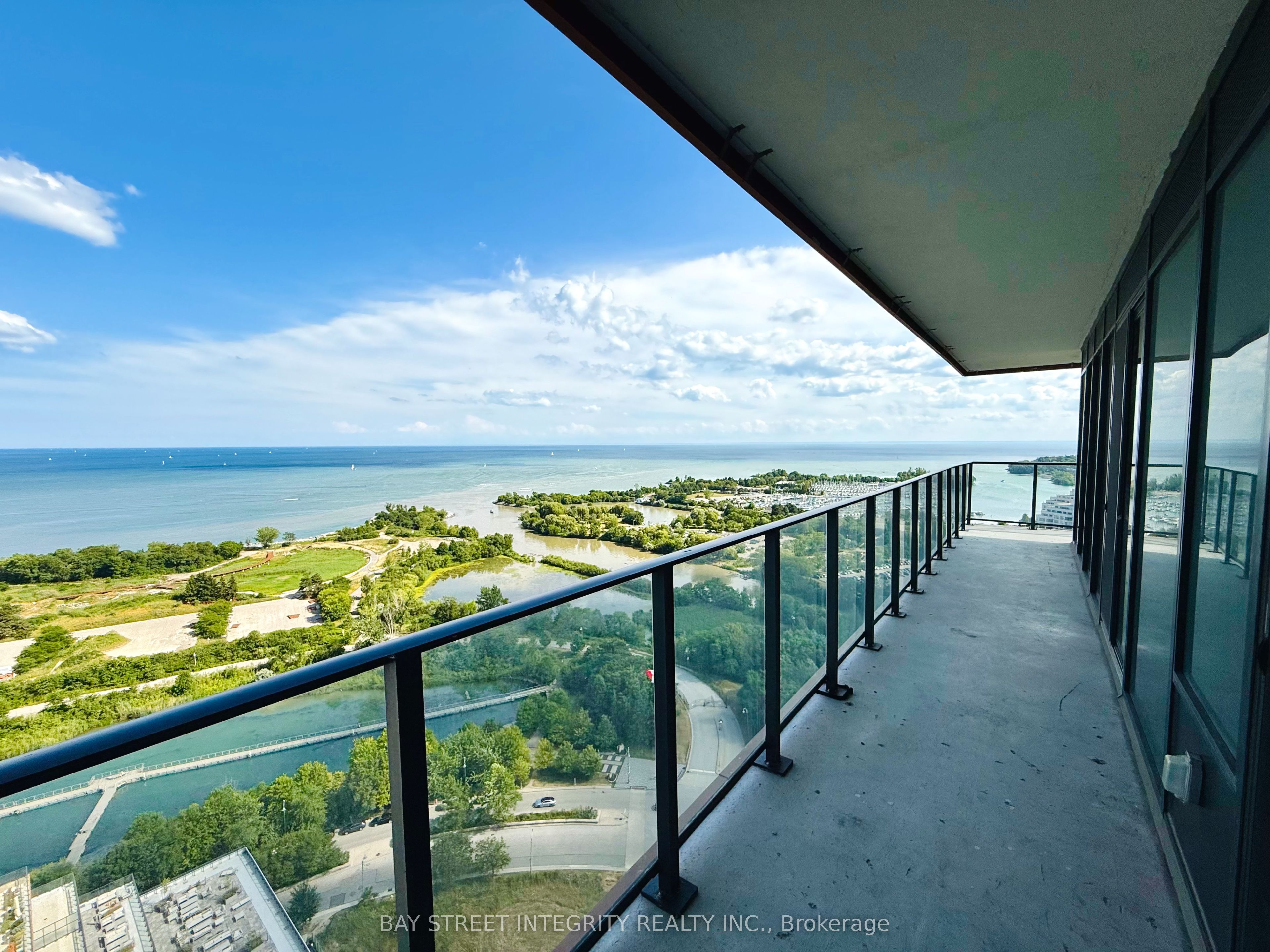 30 Shore Breeze Drive 2418, Toronto W06, ON M8V 0J1