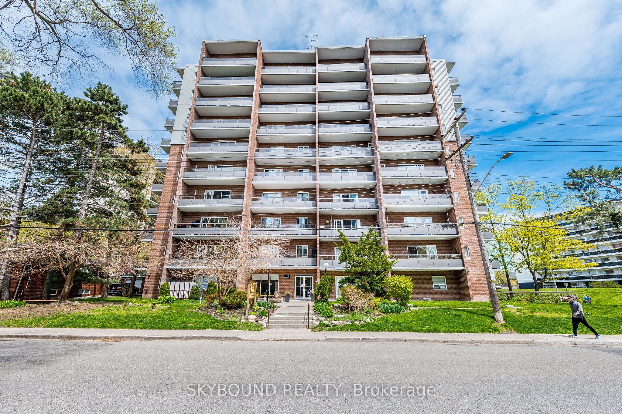 15 N Elizabeth Street N 305, Mississauga, ON L5G 2Z3