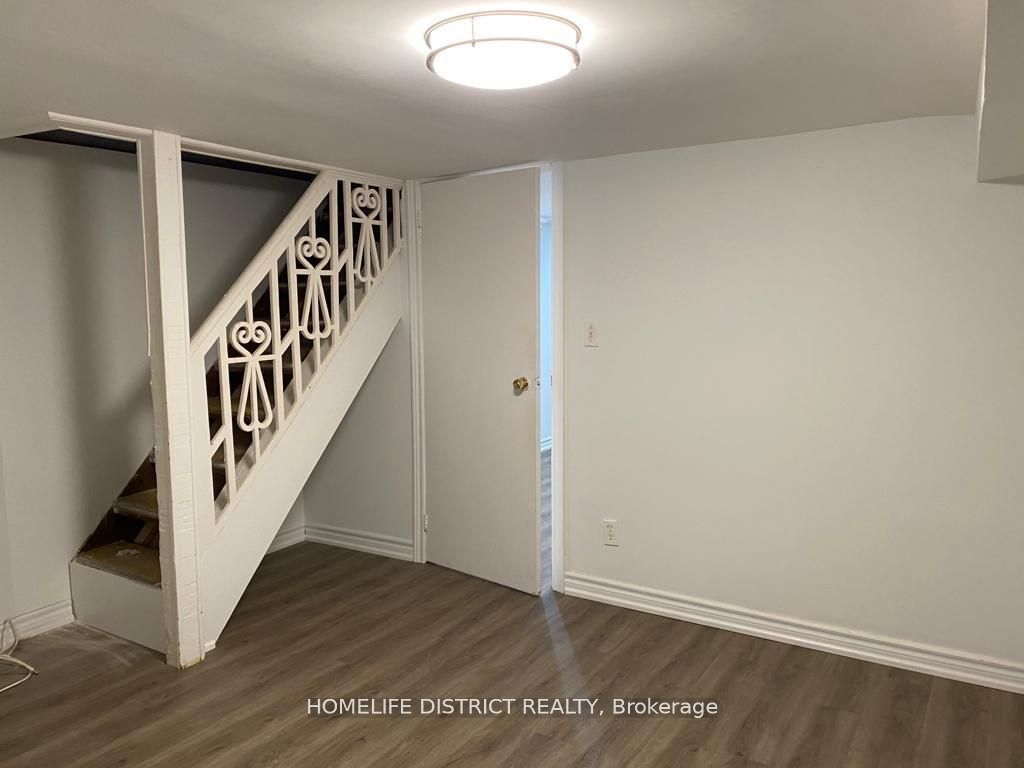 135 Emerson Avenue, Toronto, ON M6H 3T2 photo 2