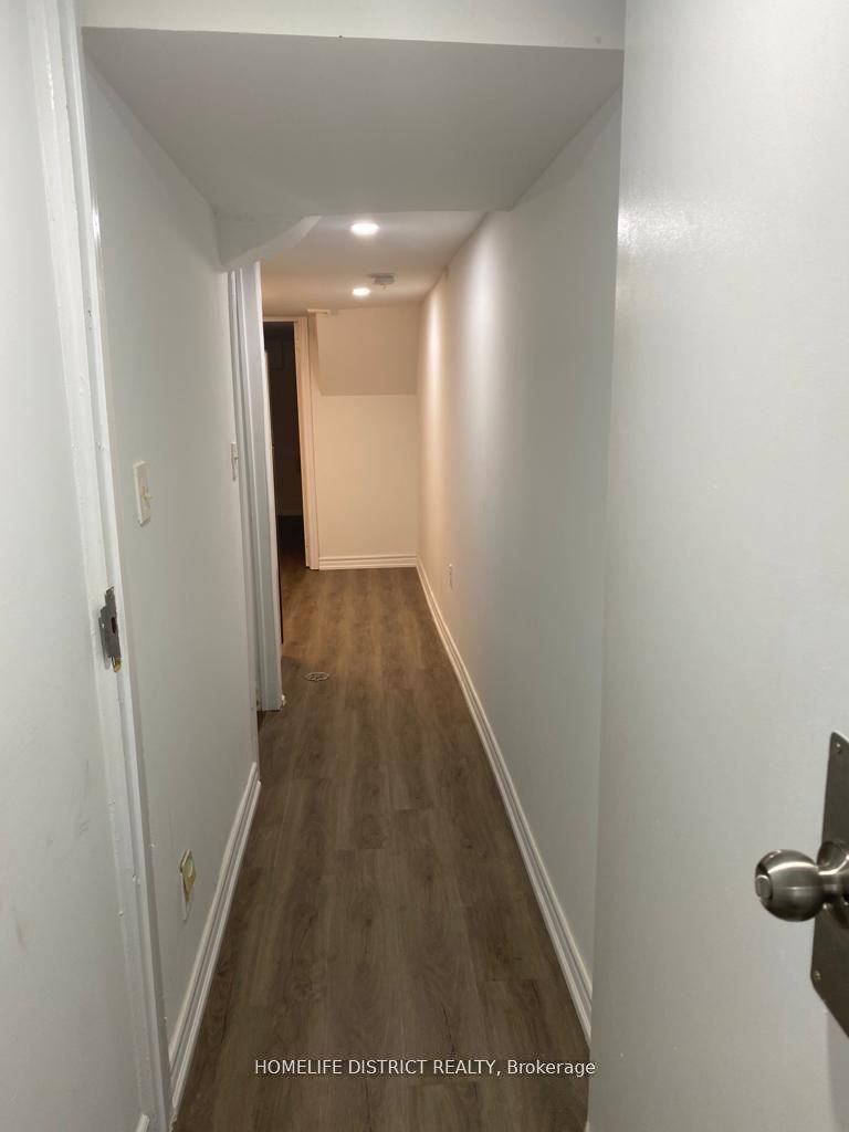 135 Emerson Avenue, Toronto, ON M6H 3T2 photo 3