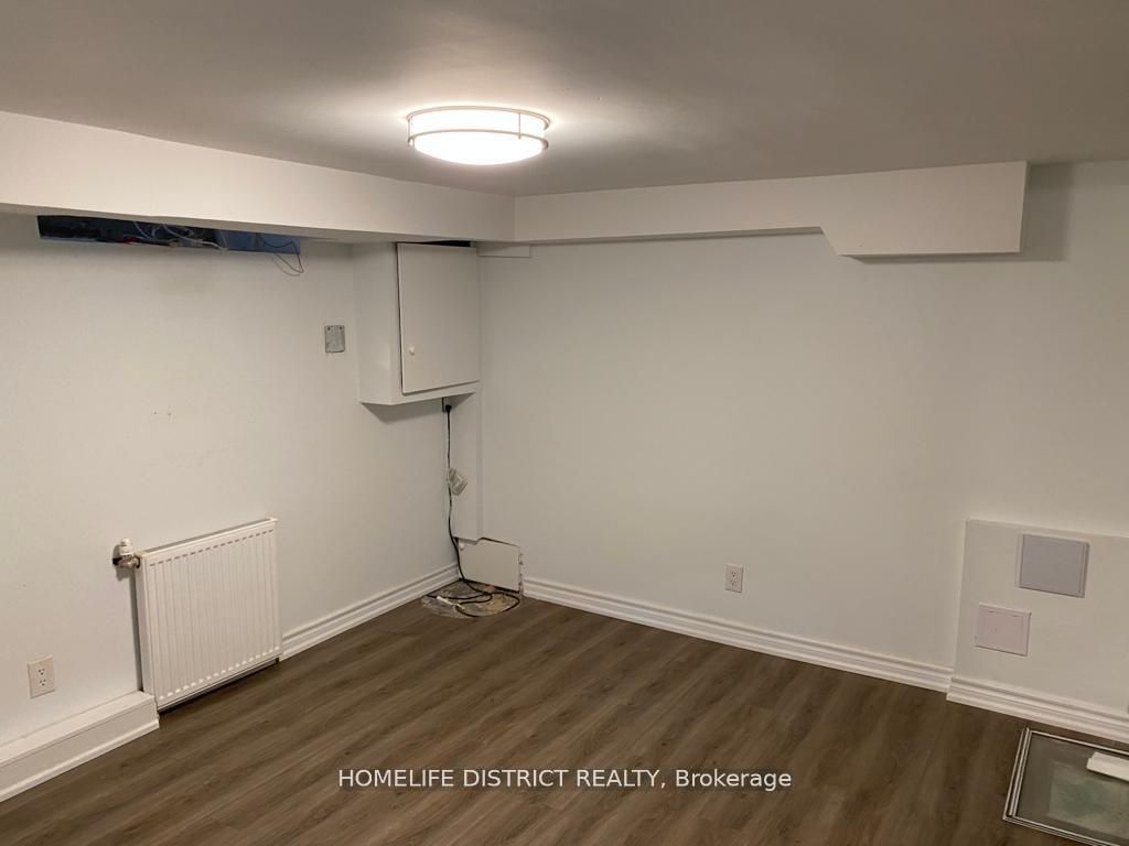135 Emerson Avenue, Toronto, ON M6H 3T2 photo 4