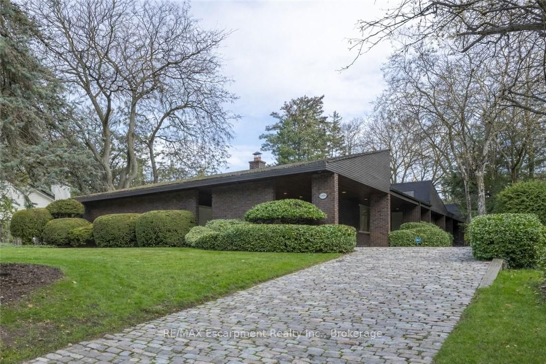 1168 Carey Road, Oakville, ON L6J 2E4
