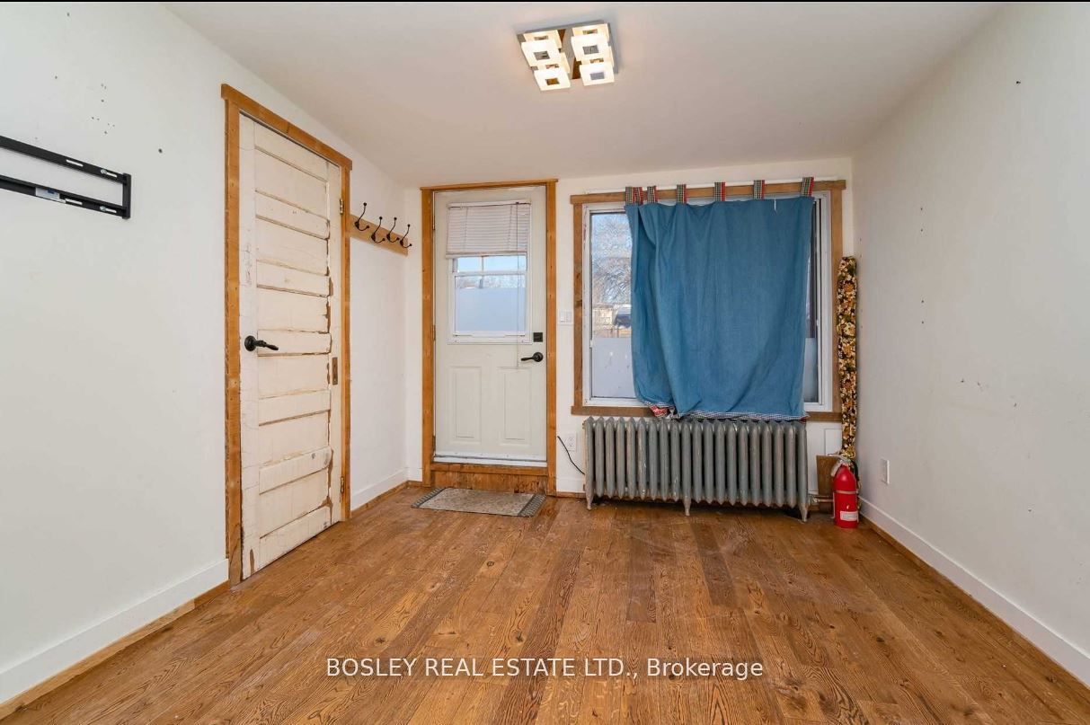 2994 Dundas Street W Upper, Toronto, ON M6P 1Z3 photo 5