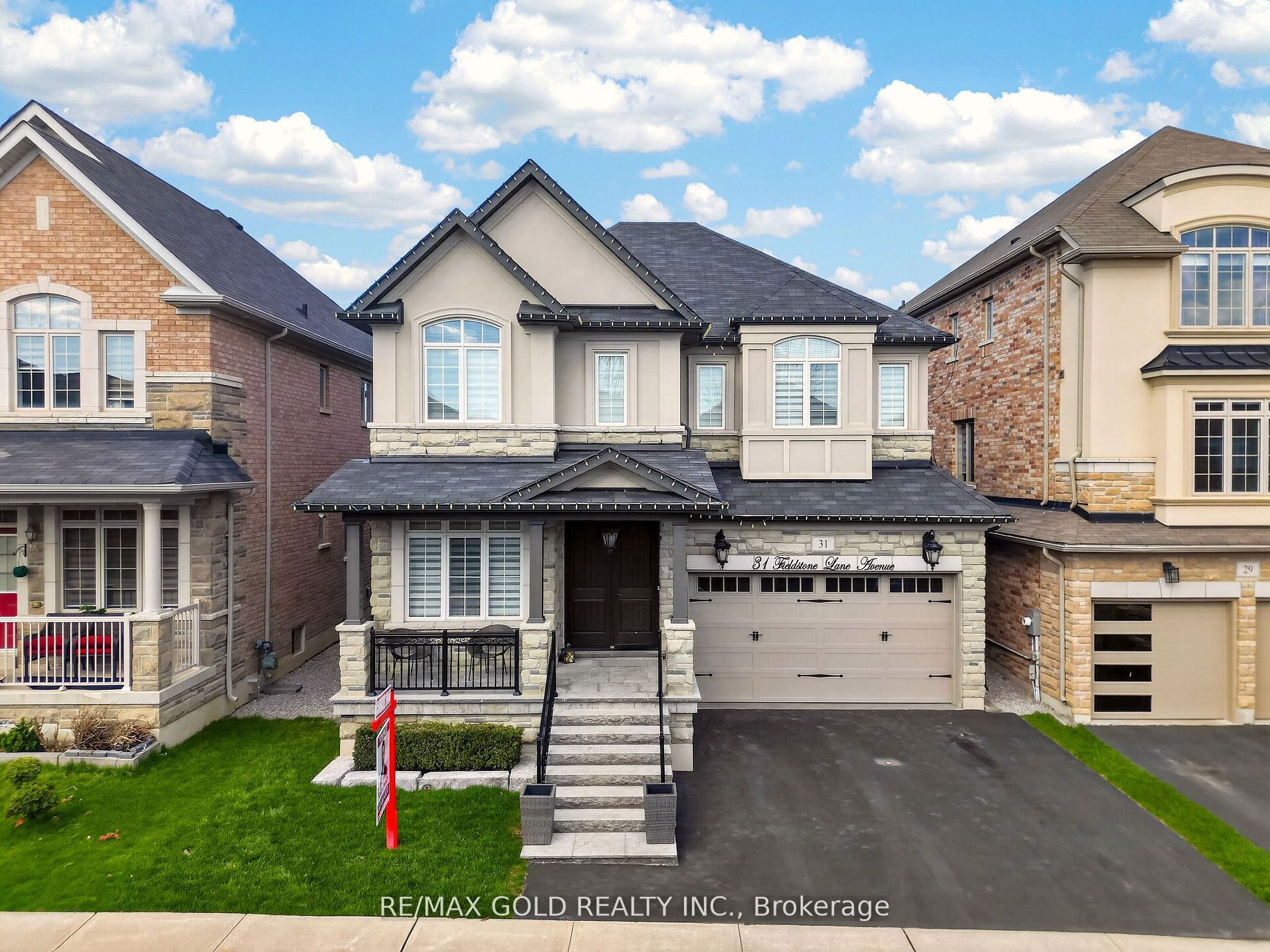 31 Fieldstone Lane Avenue, Caledon, ON L7C 1C4 photo 2