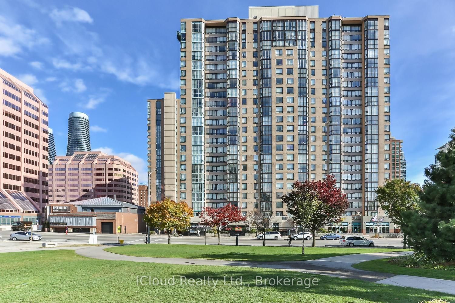 285 Enfield Place 2111, Mississauga, ON L5B 3Y6