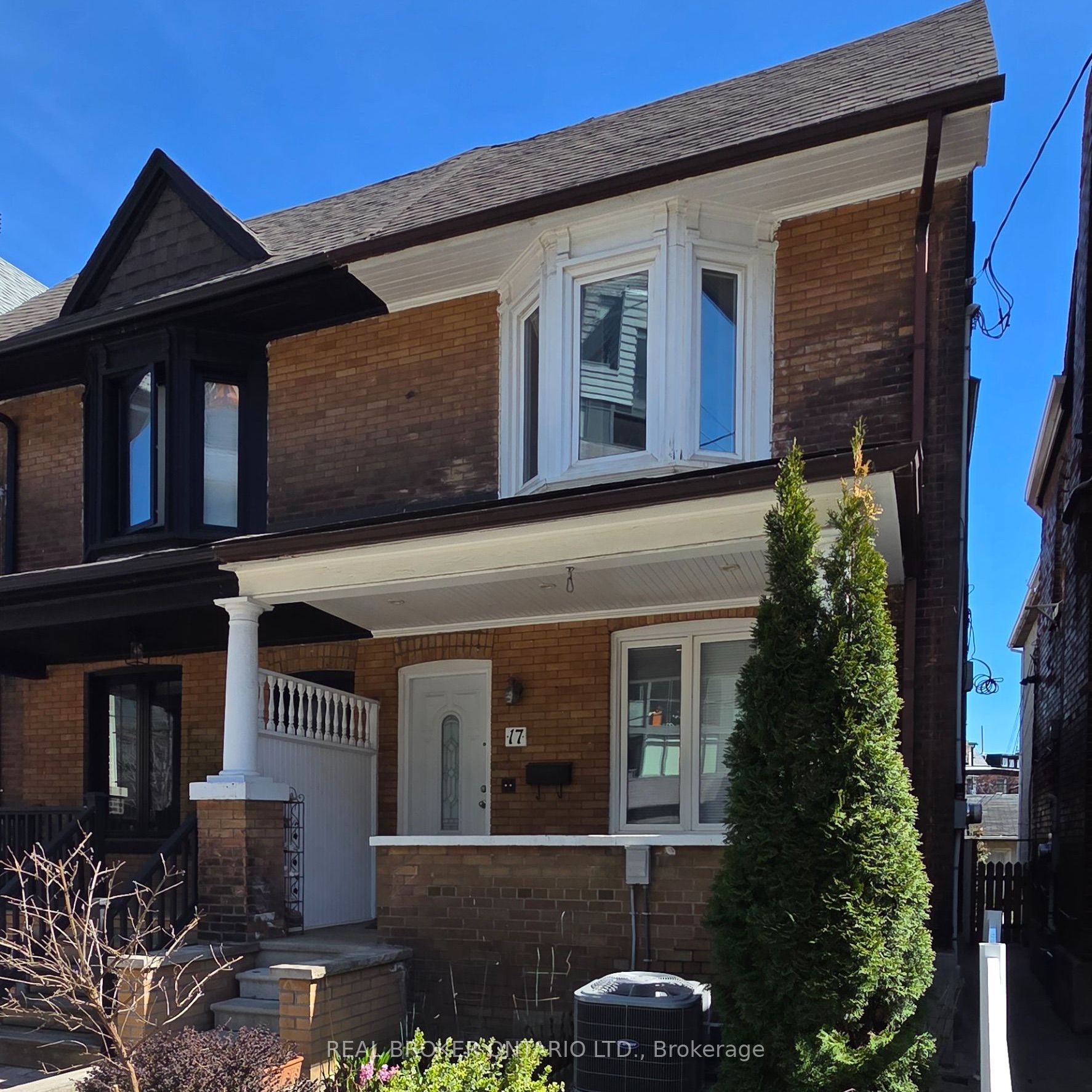 17 Howard Park Avenue, Toronto, ON M6R 1V3