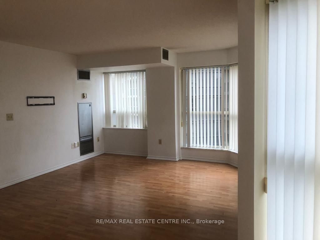 335 Webb Drive 804, Mississauga, ON L5B 4A1 photo 2