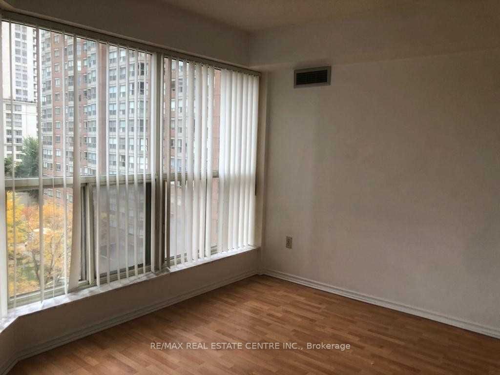 335 Webb Drive 804, Mississauga, ON L5B 4A1 photo 5